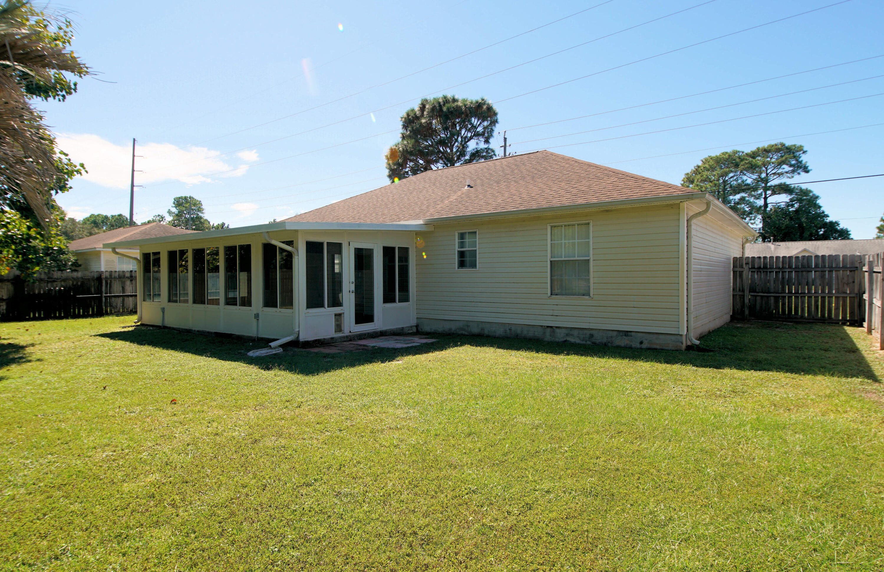 CRESCENT SHORES - Residential