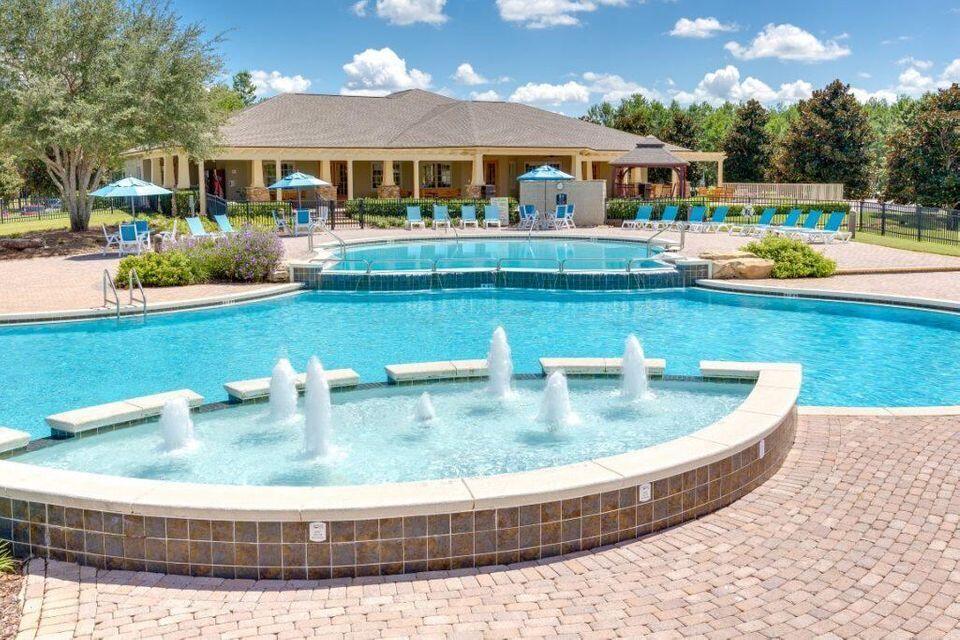 HAMMOCK BAY - Residential Lease
