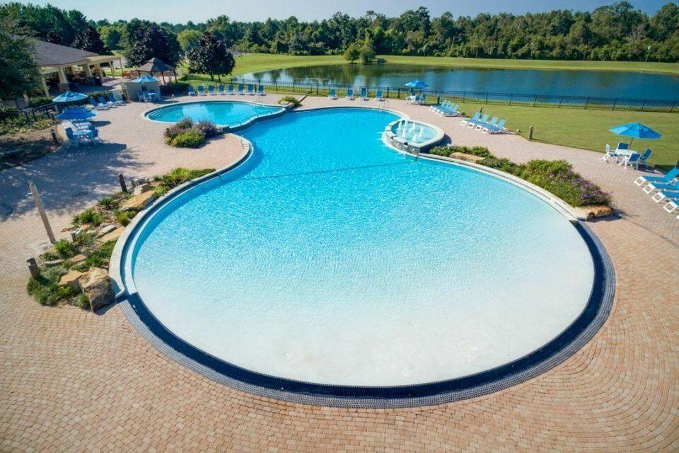 HAMMOCK BAY - Residential Lease