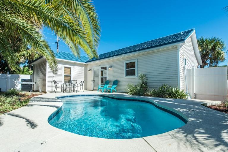 CRYSTAL BEACH COTTAGES - Residential