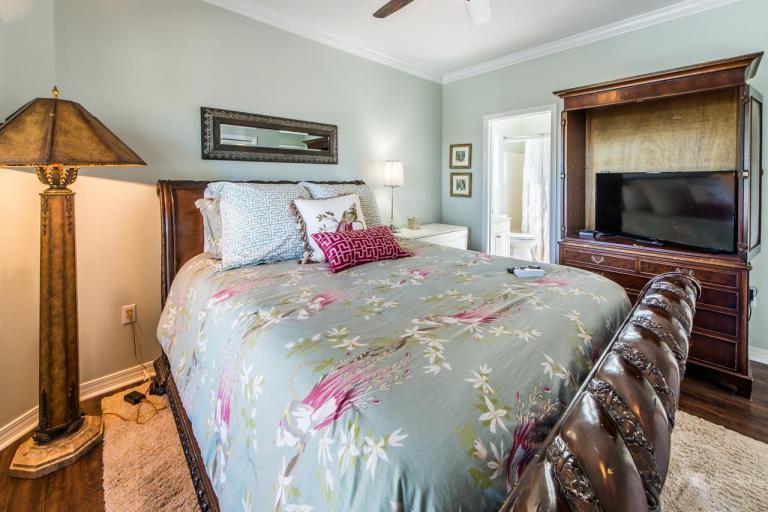 CRYSTAL BEACH COTTAGES - Residential