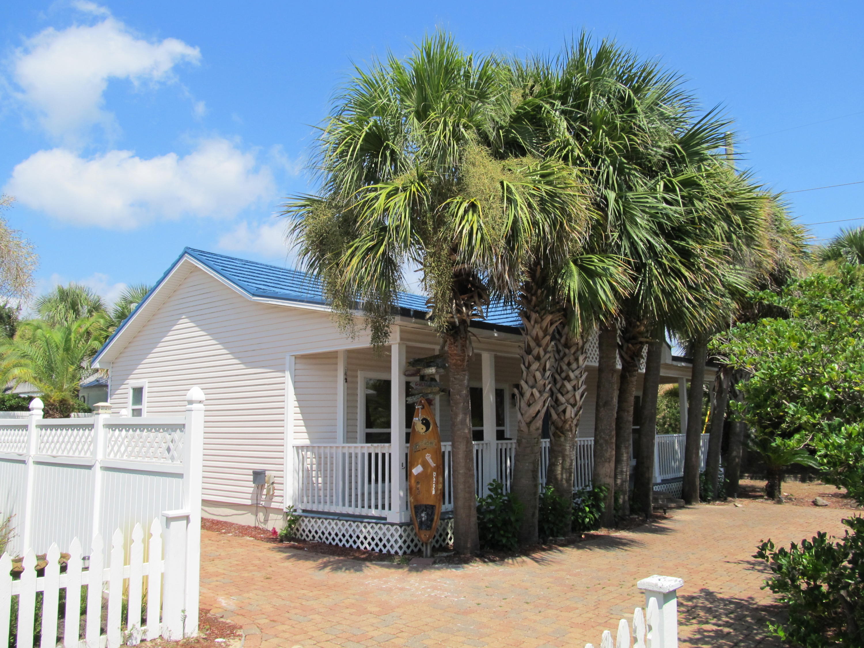 CRYSTAL BEACH COTTAGES - Residential