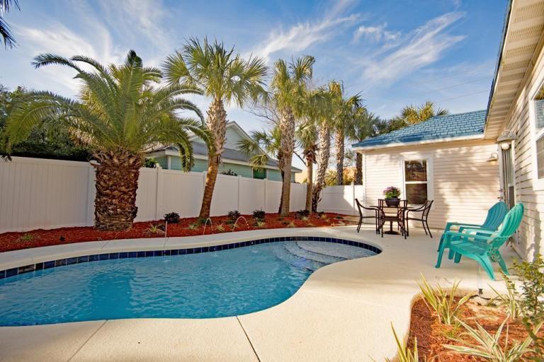 CRYSTAL BEACH COTTAGES - Residential