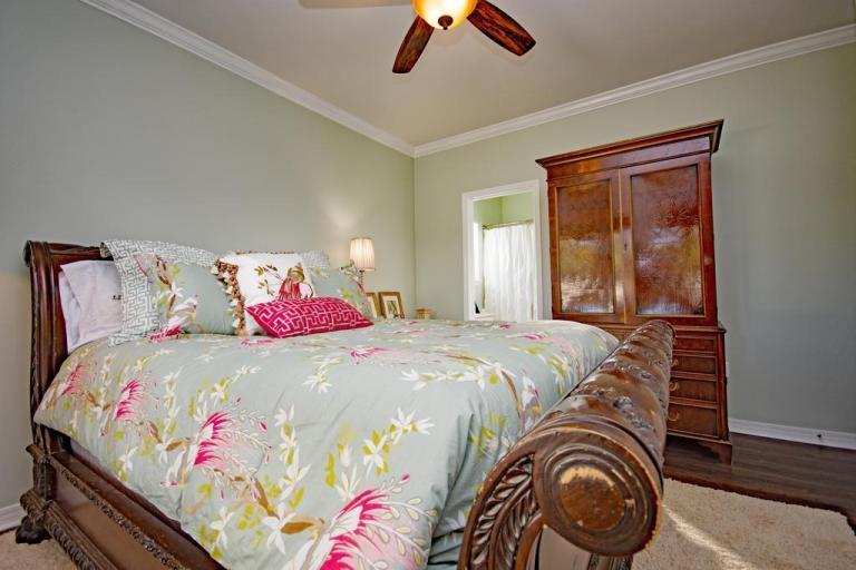 CRYSTAL BEACH COTTAGES - Residential