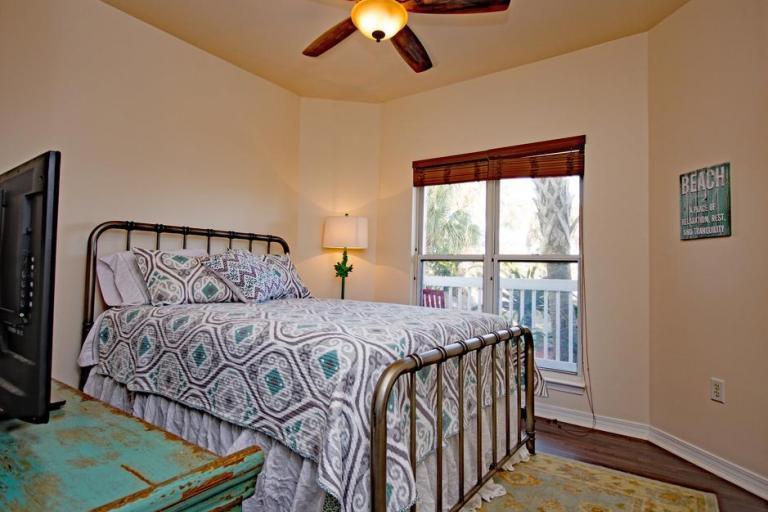 CRYSTAL BEACH COTTAGES - Residential