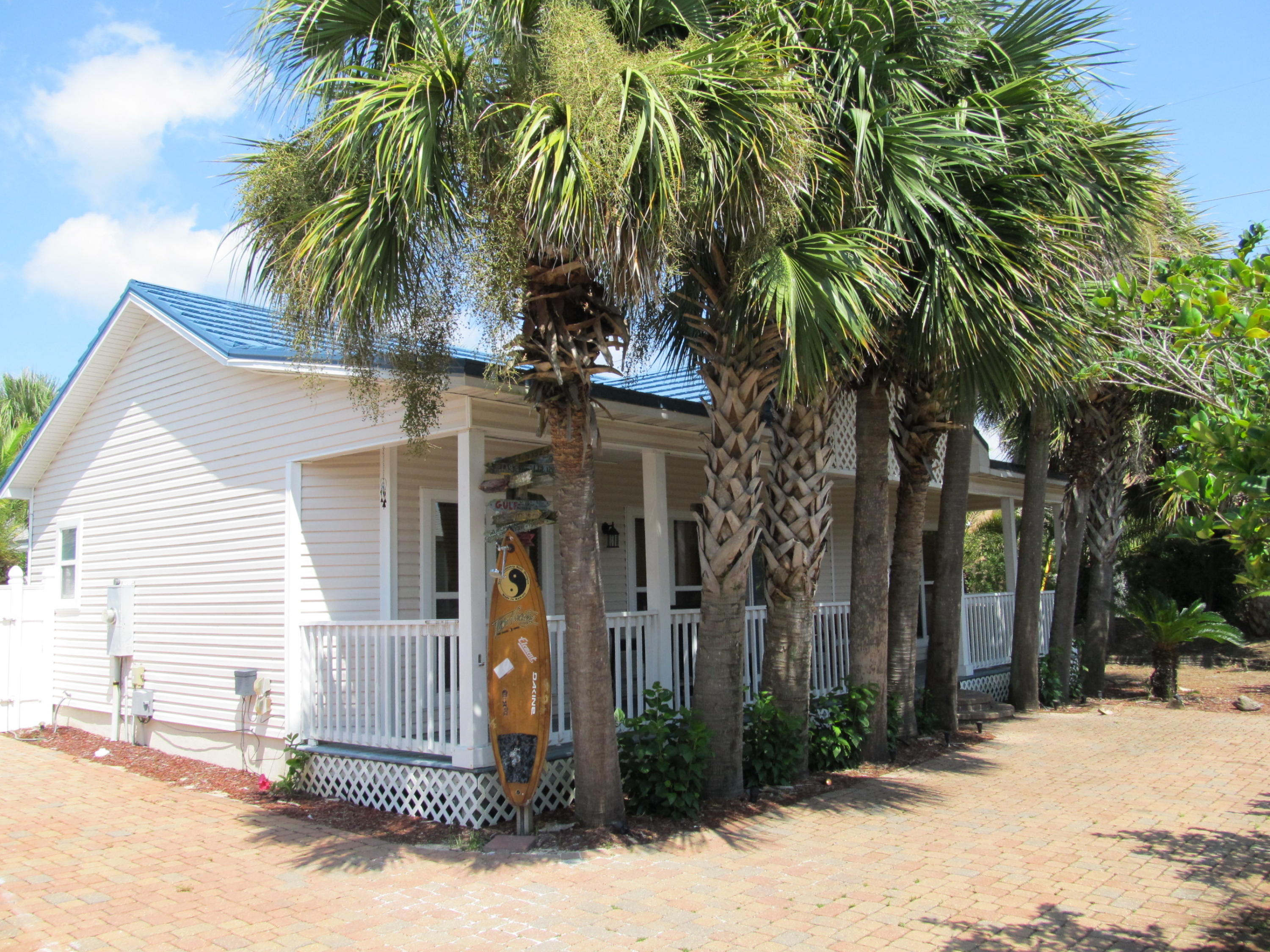 CRYSTAL BEACH COTTAGES - Residential