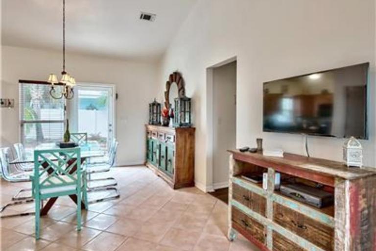 CRYSTAL BEACH COTTAGES - Residential