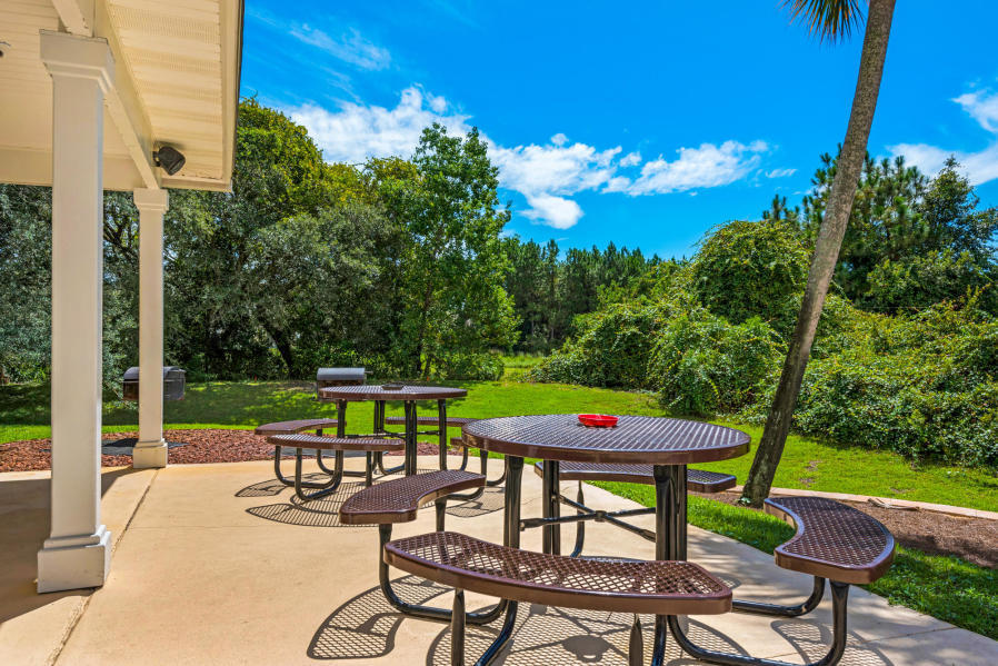 THE FLORIDA CLUB - Residential Lease