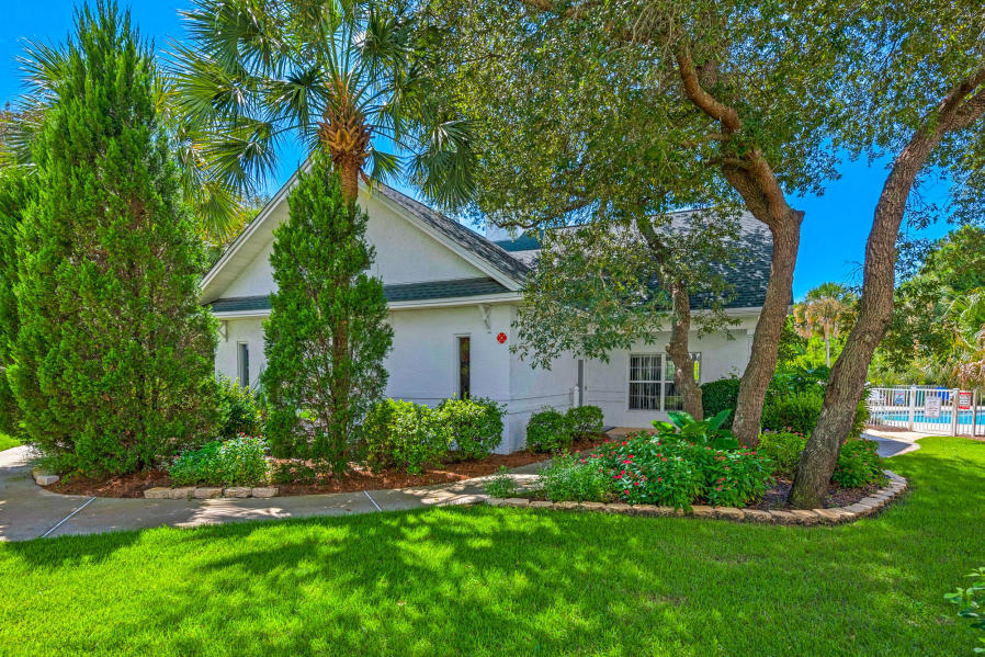 THE FLORIDA CLUB - Residential Lease