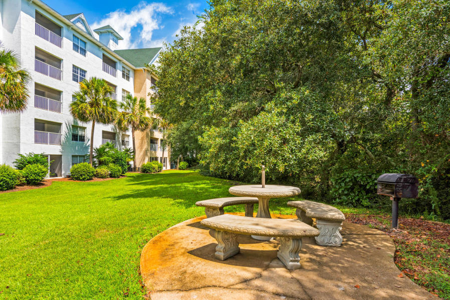 THE FLORIDA CLUB - Residential Lease