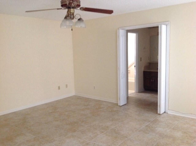 WOODLAND SHORES T/H PH 3 - Residential Lease