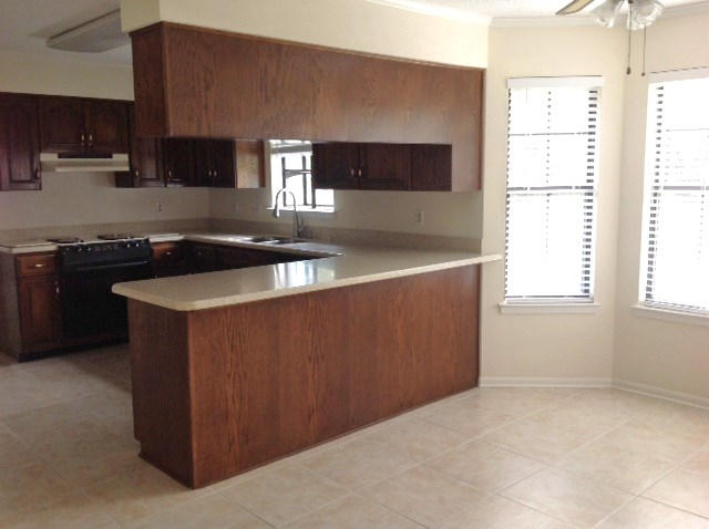 WOODLAND SHORES T/H PH 3 - Residential Lease