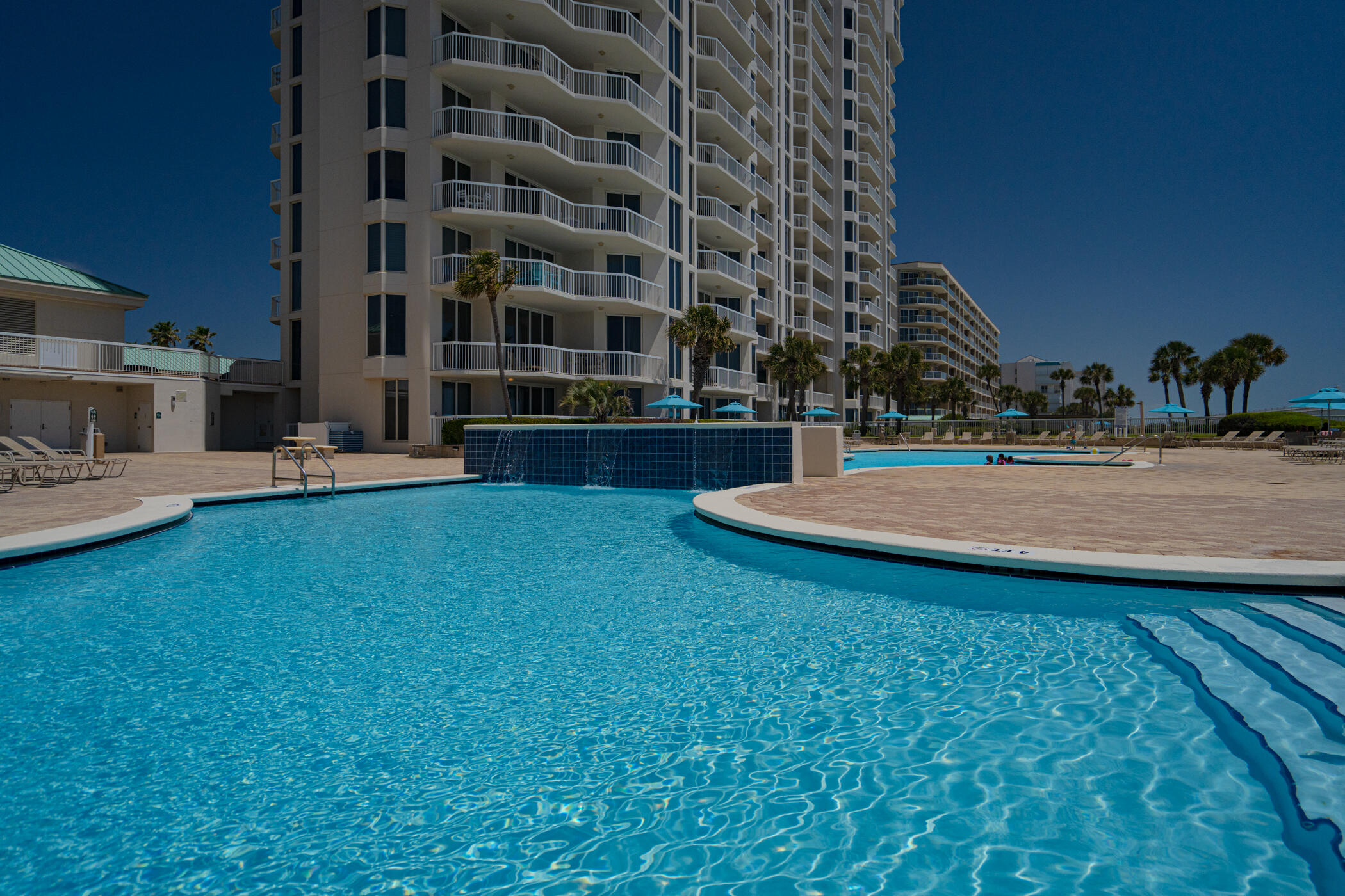 SILVER BEACH TOWERS - Residential