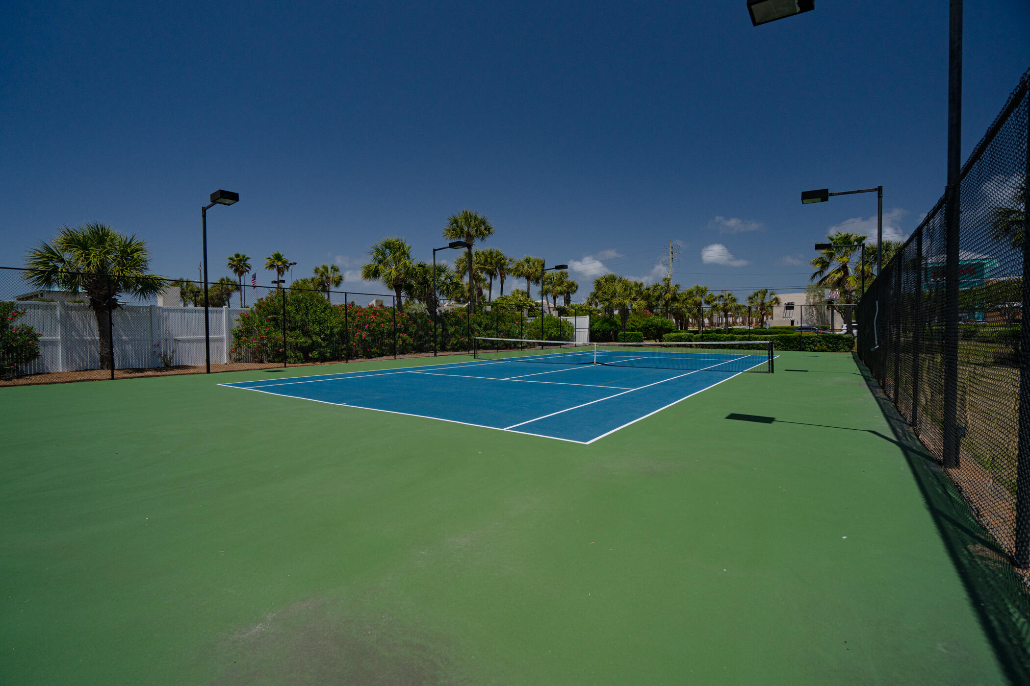 SILVER BEACH TOWERS - Residential