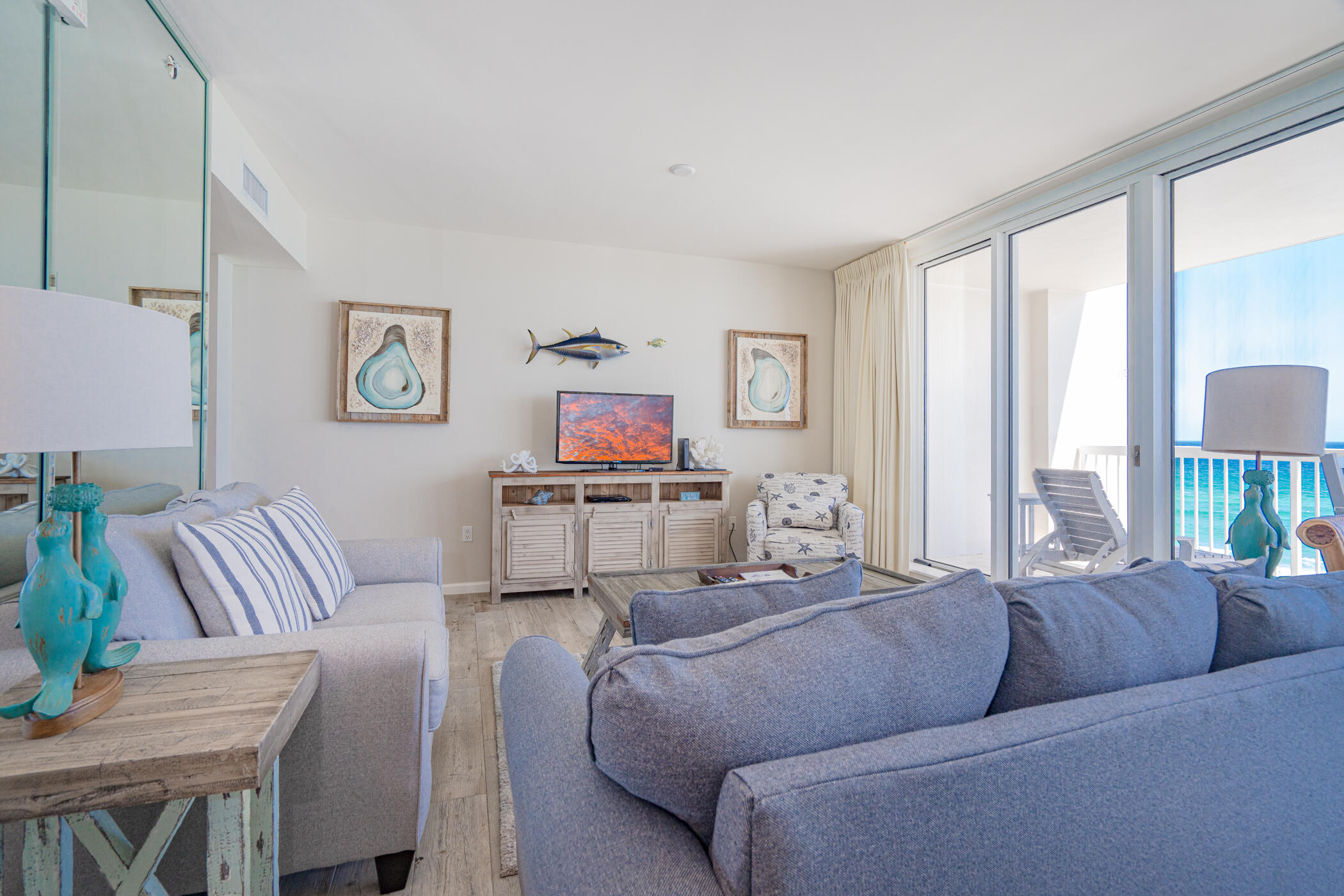 SILVER BEACH TOWERS - Residential