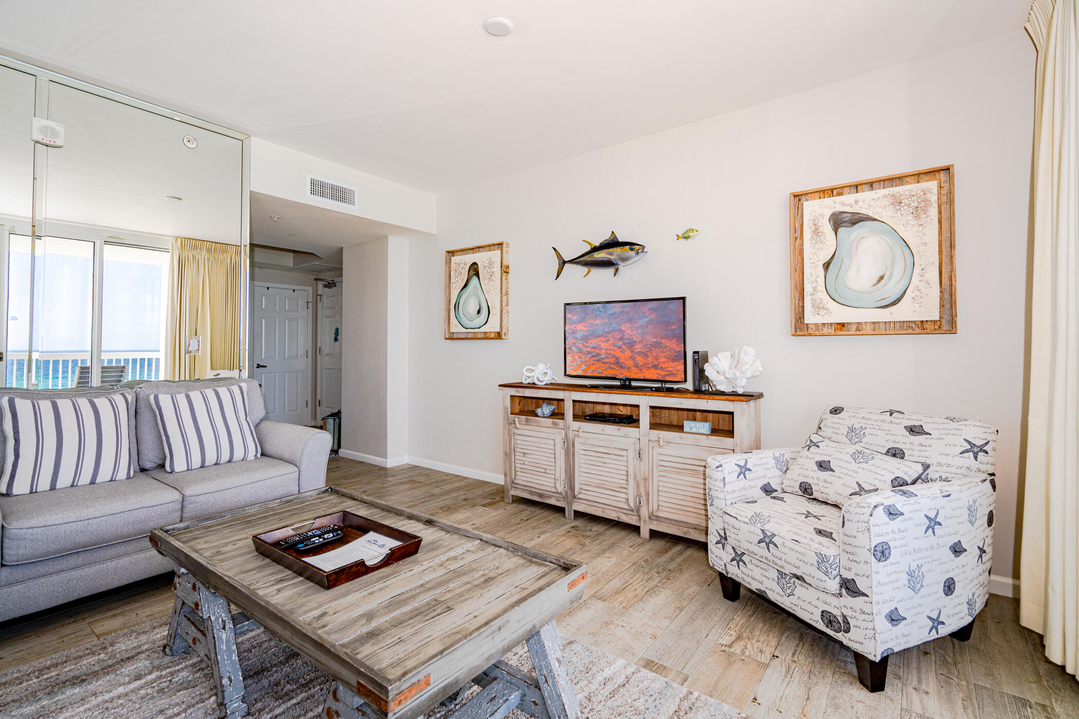 SILVER BEACH TOWERS - Residential