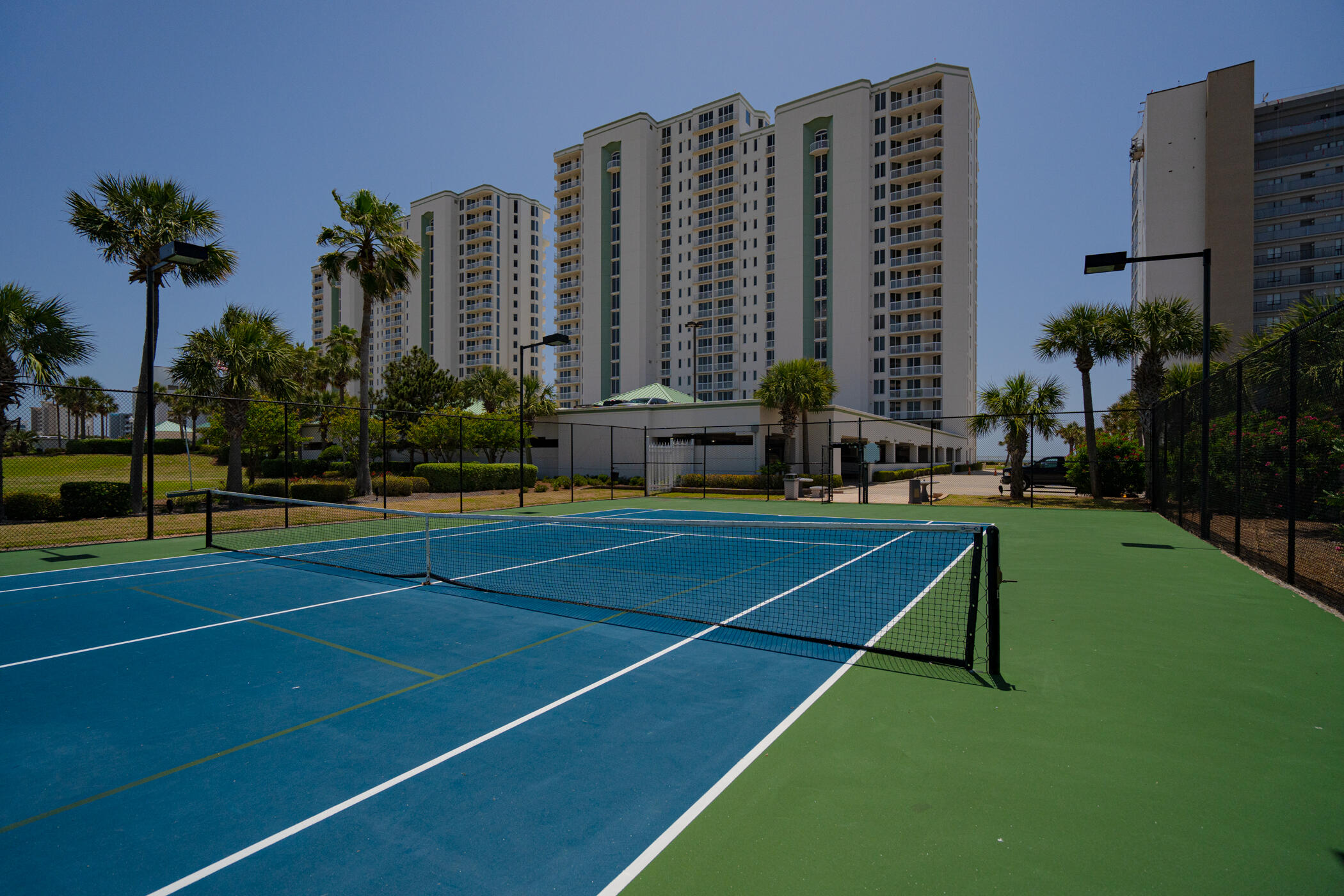 SILVER BEACH TOWERS - Residential