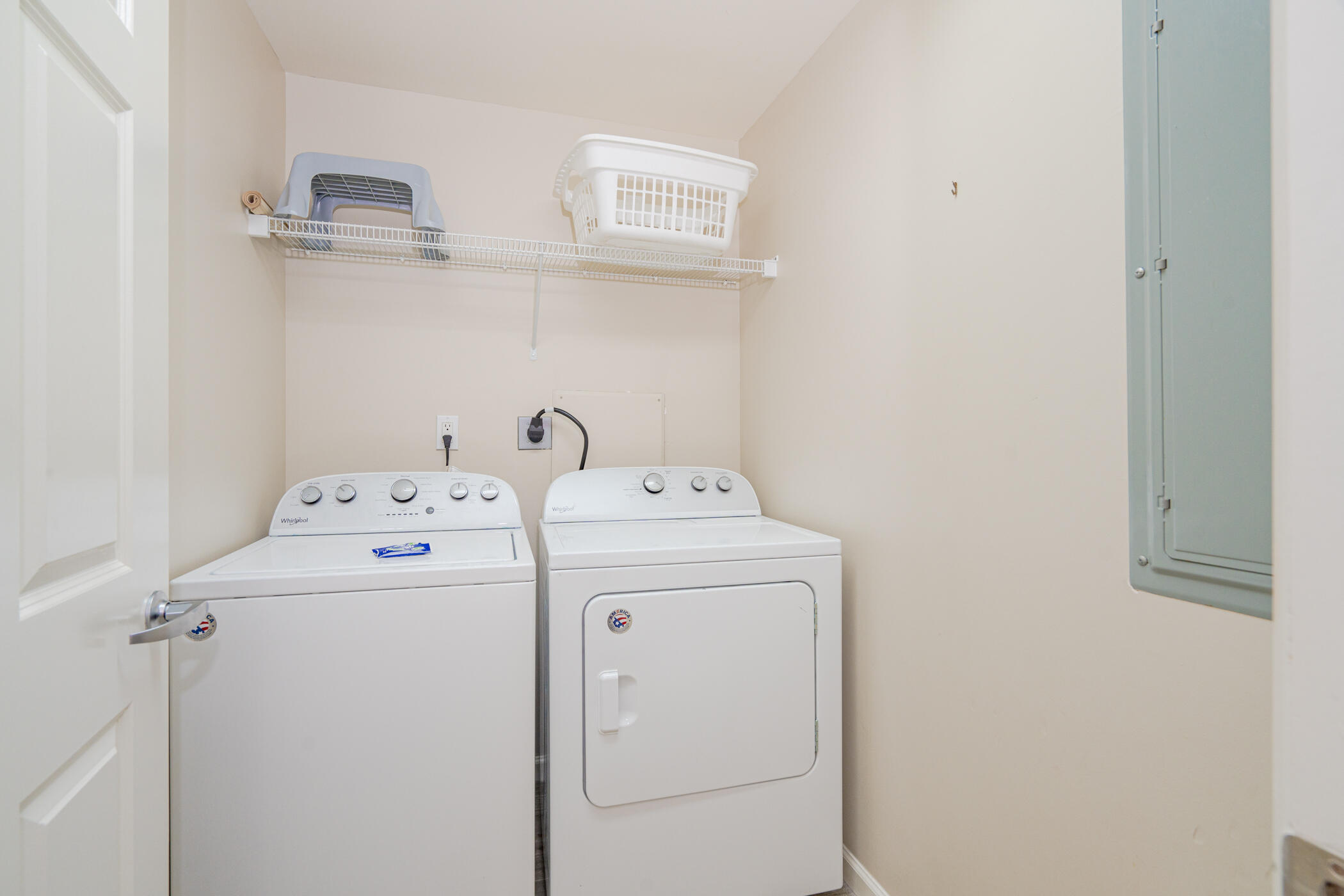 SILVER BEACH TOWERS - Residential