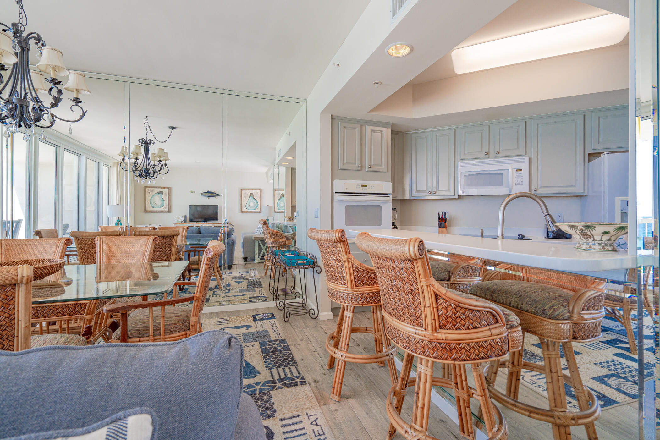 SILVER BEACH TOWERS - Residential