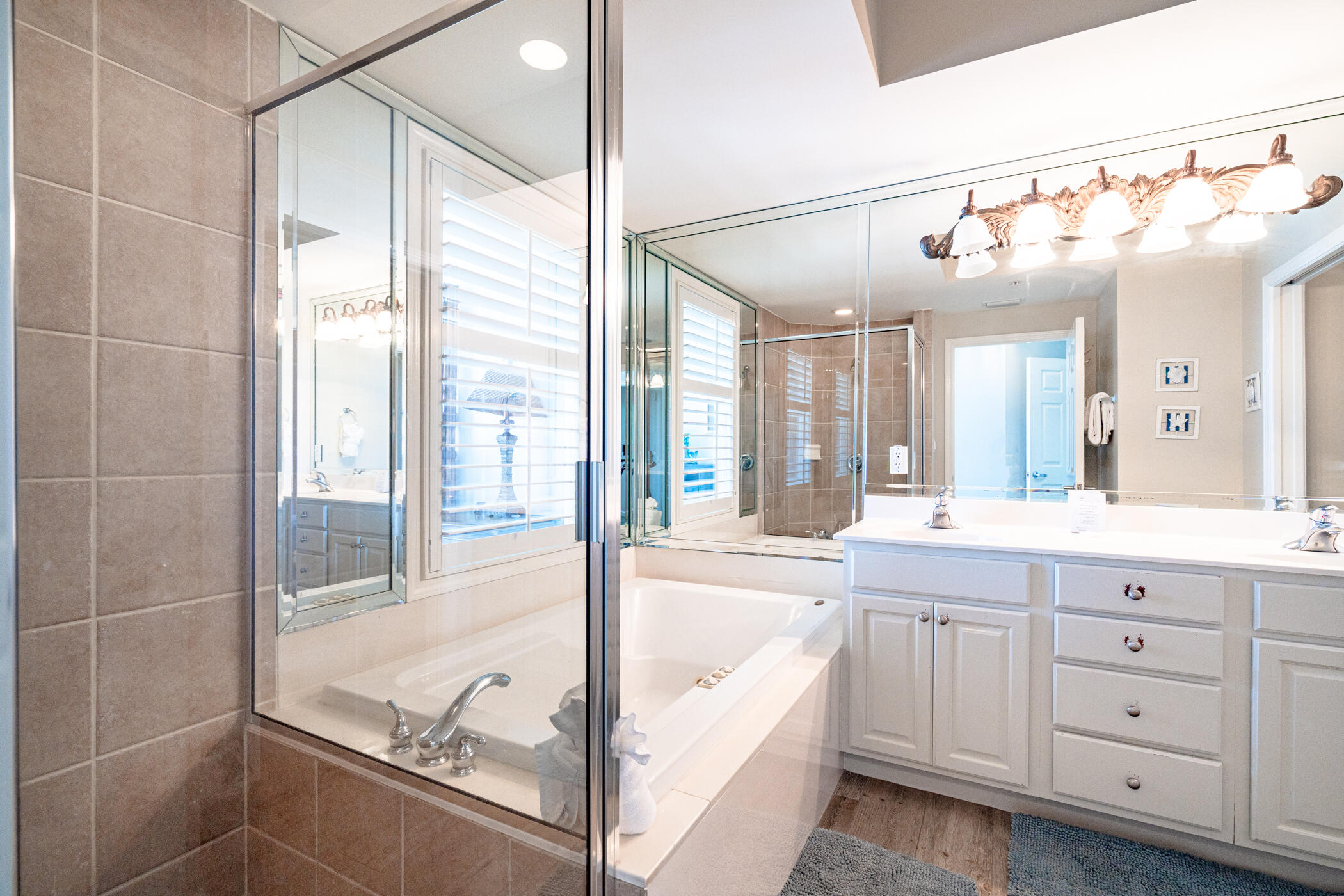 SILVER BEACH TOWERS - Residential