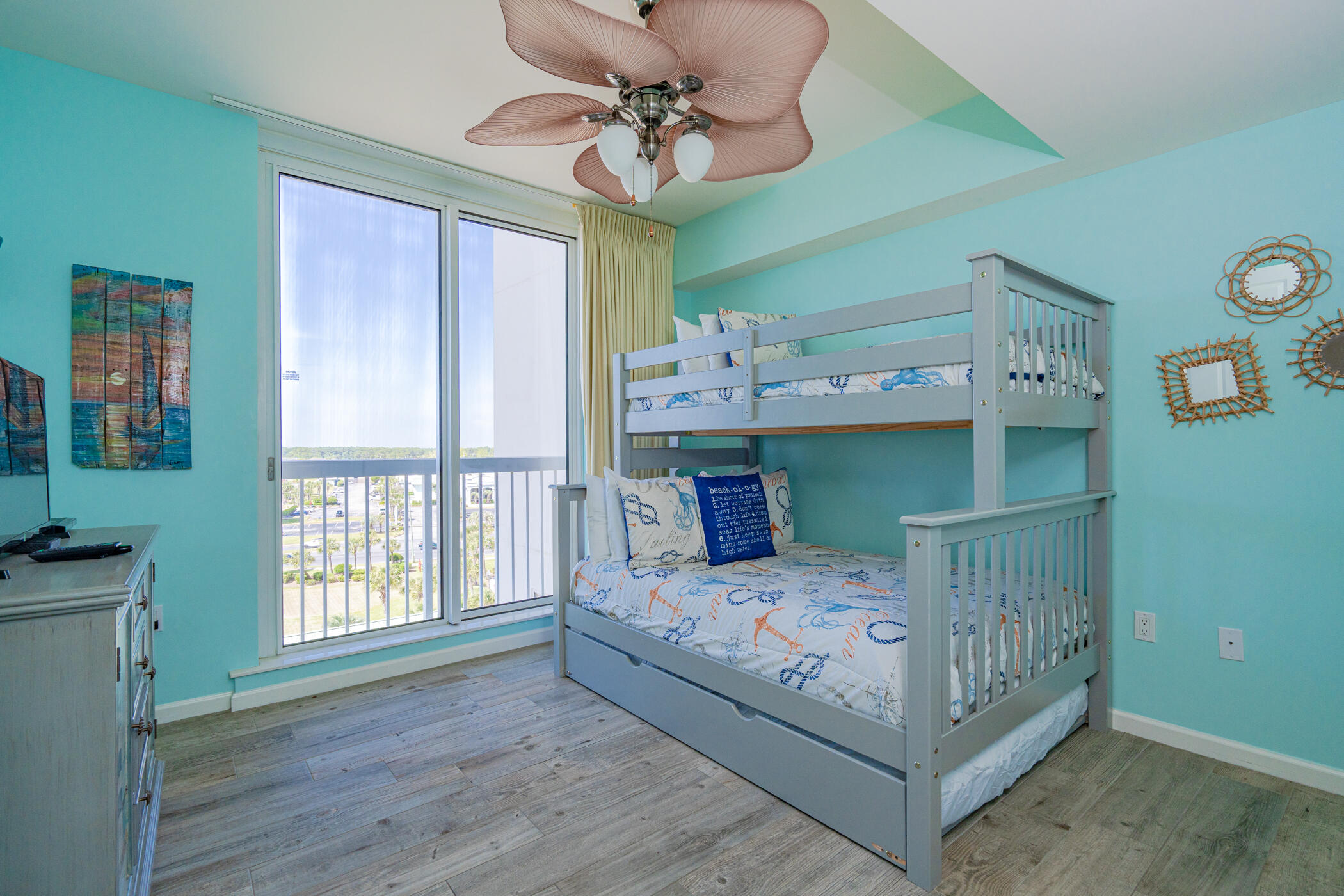 SILVER BEACH TOWERS - Residential