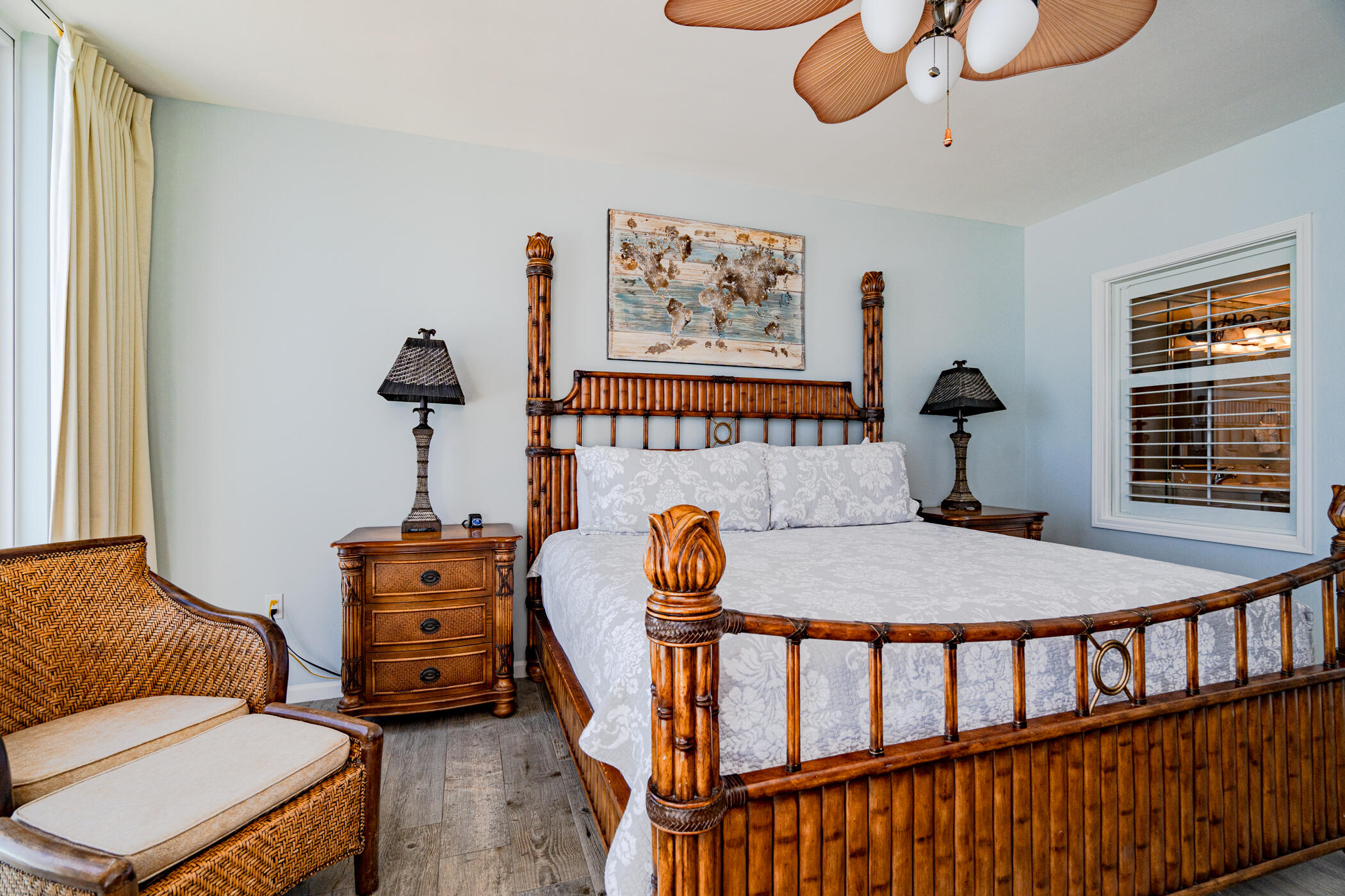 SILVER BEACH TOWERS - Residential