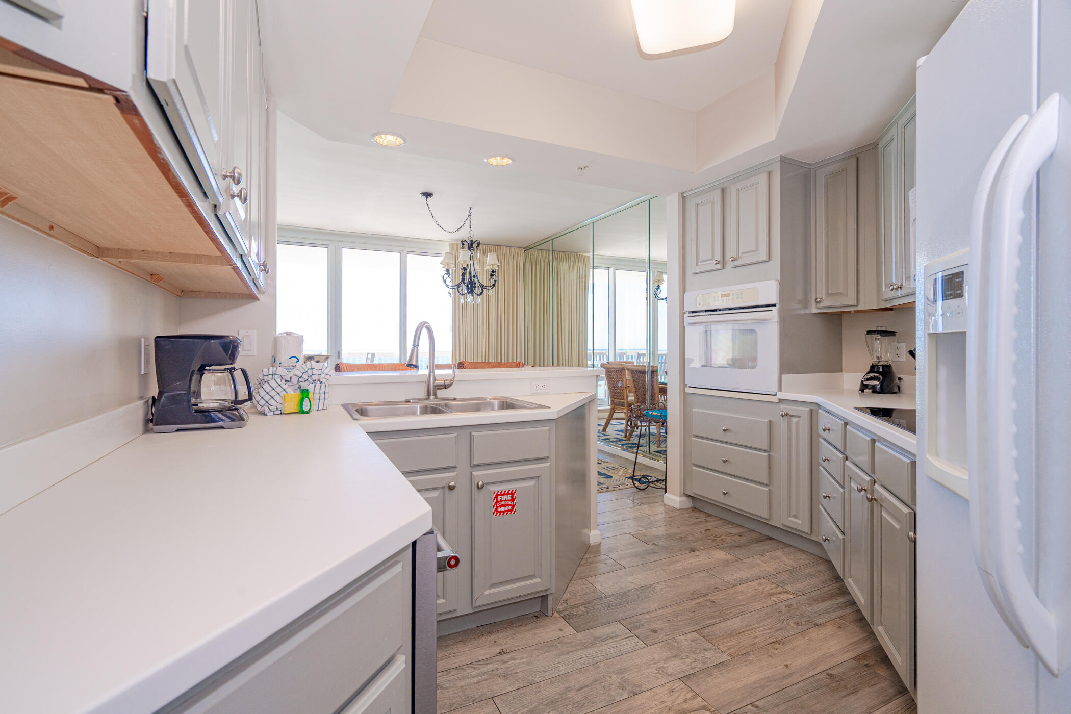 SILVER BEACH TOWERS - Residential