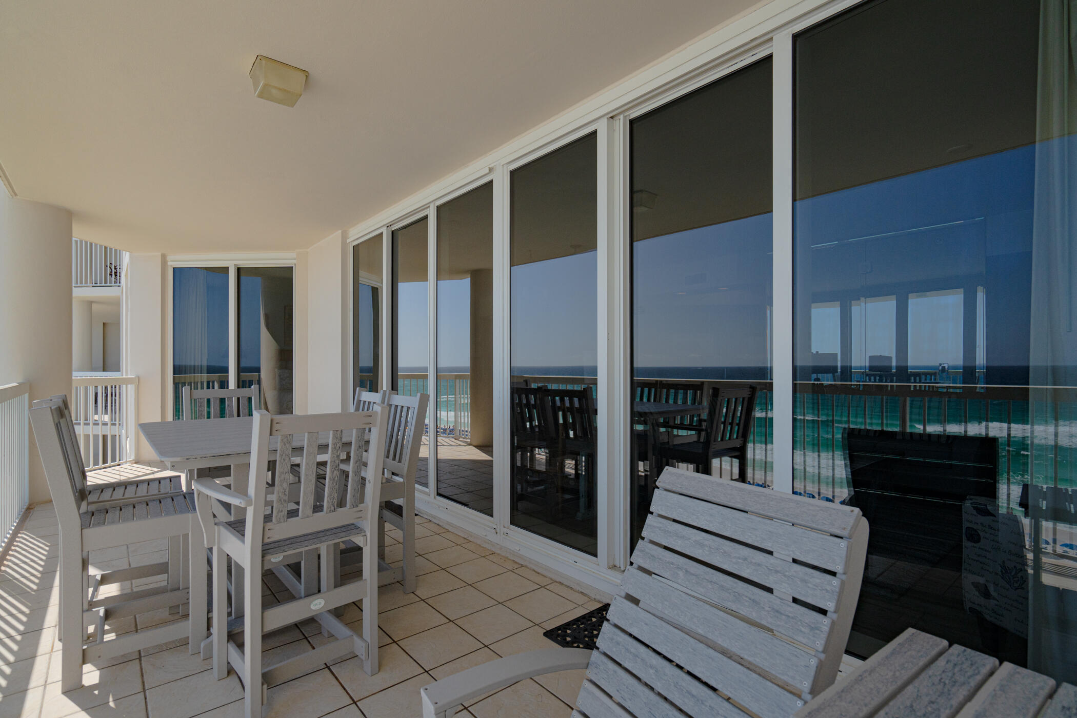 SILVER BEACH TOWERS - Residential