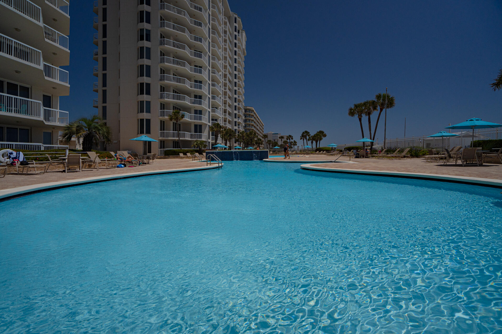 SILVER BEACH TOWERS - Residential