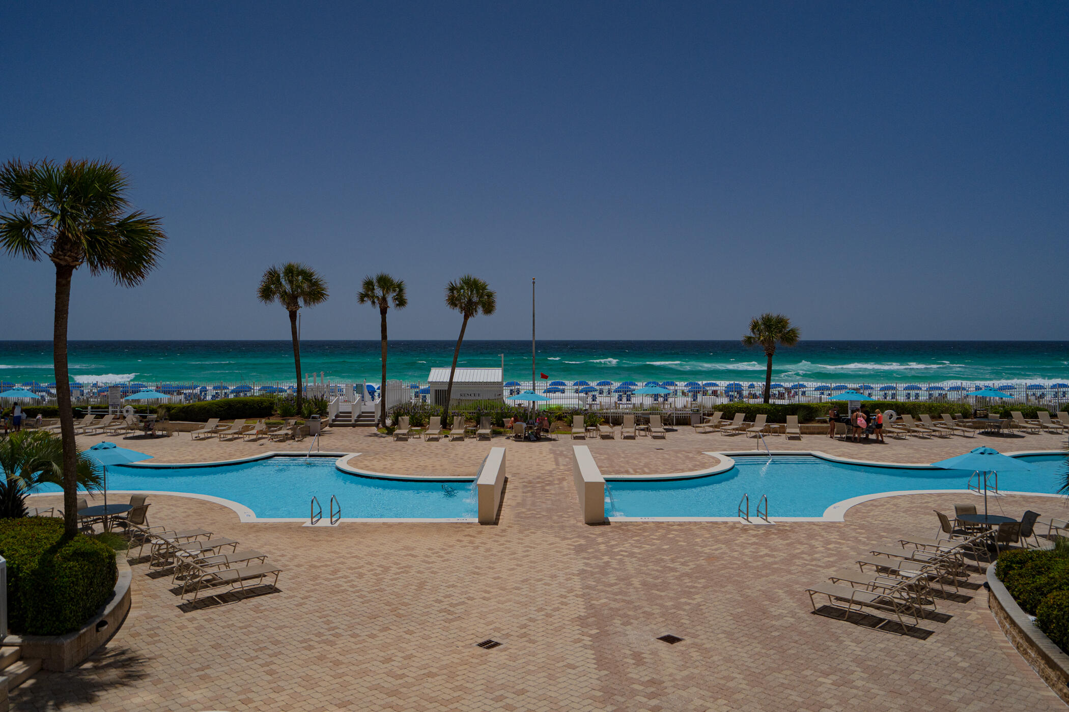 SILVER BEACH TOWERS - Residential