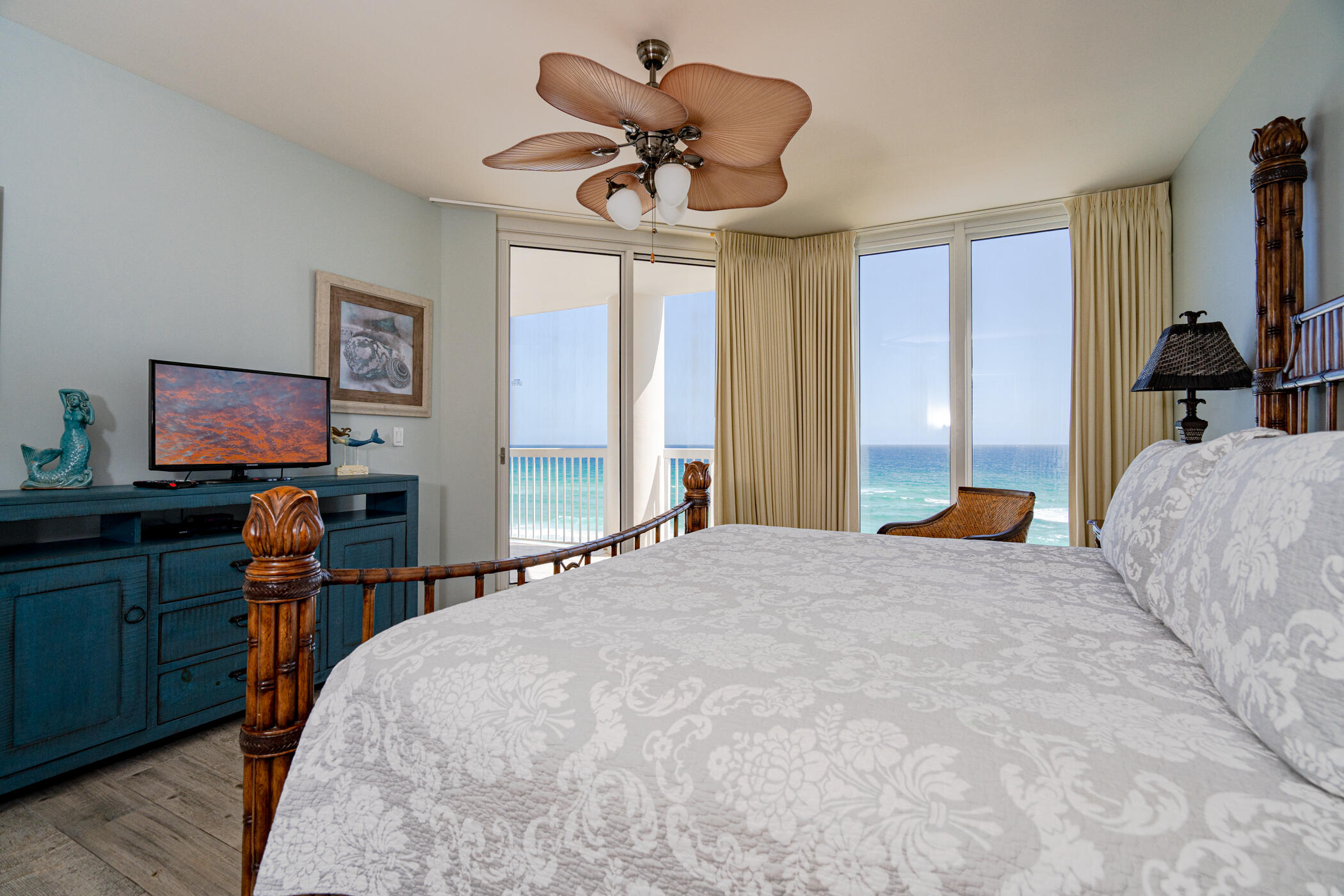 SILVER BEACH TOWERS - Residential