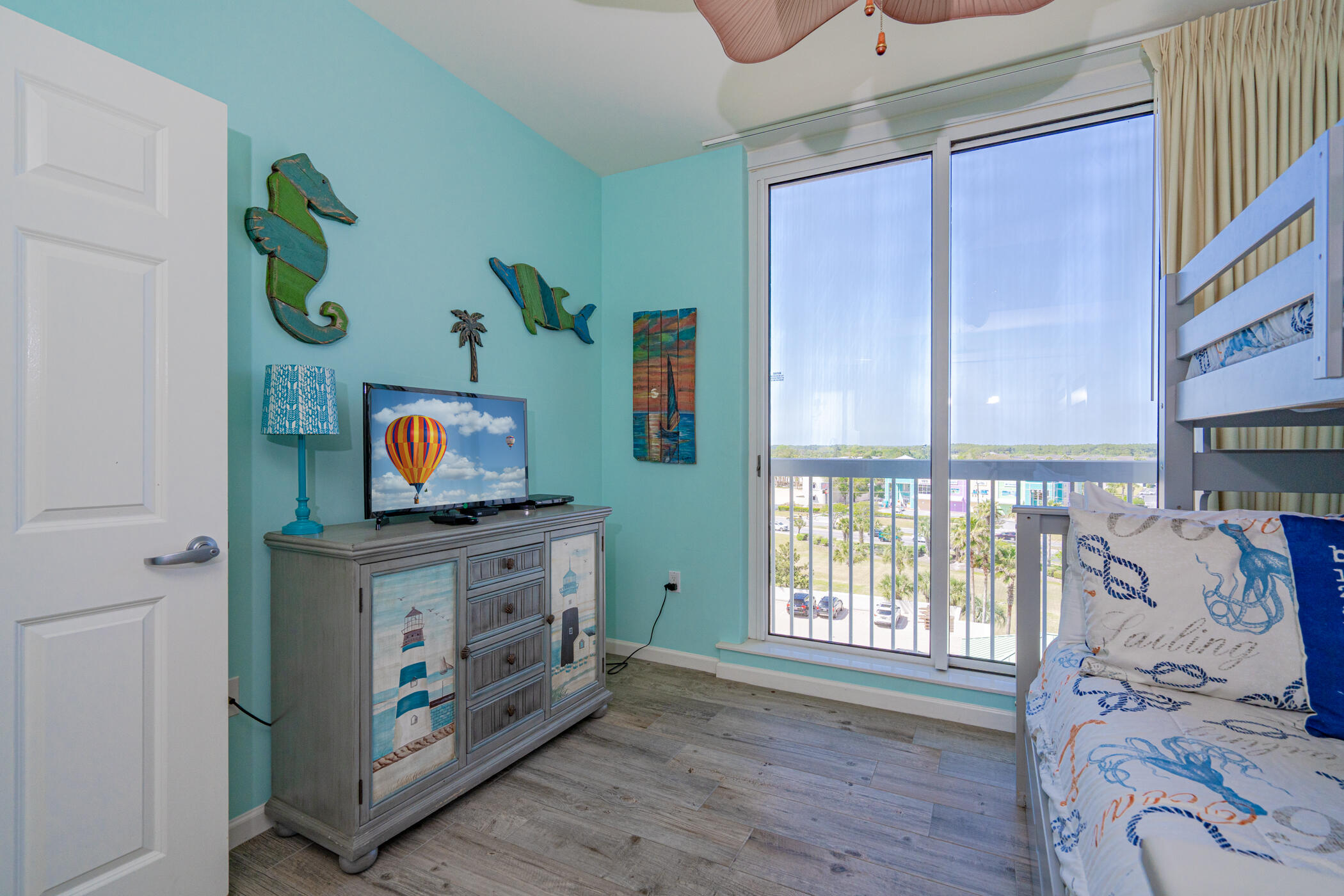 SILVER BEACH TOWERS - Residential