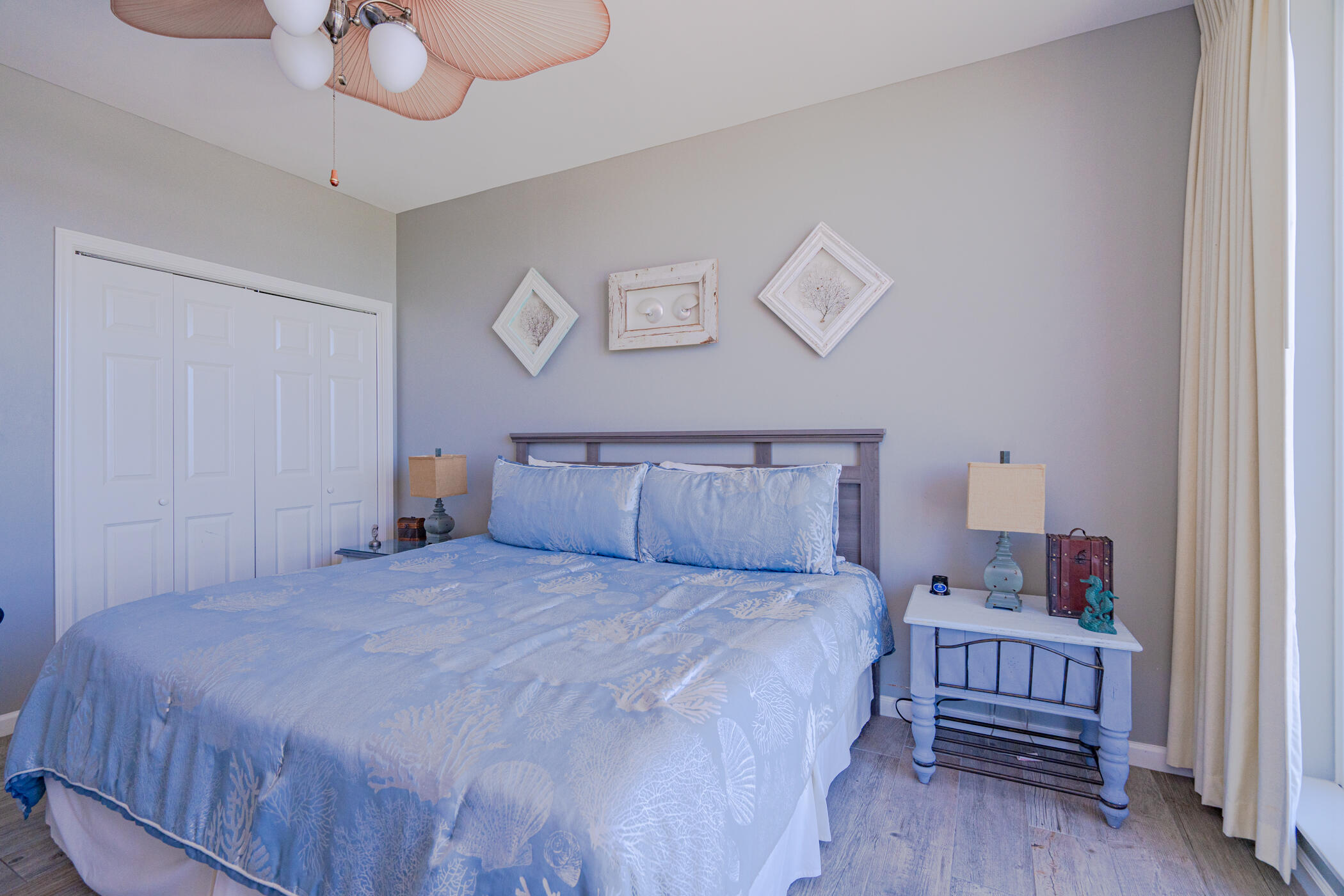 SILVER BEACH TOWERS - Residential