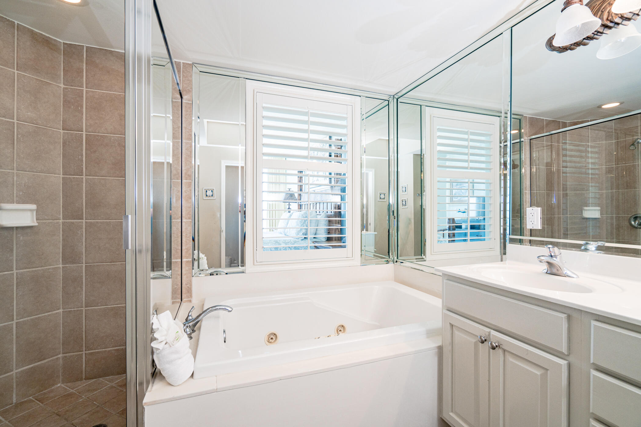 SILVER BEACH TOWERS - Residential