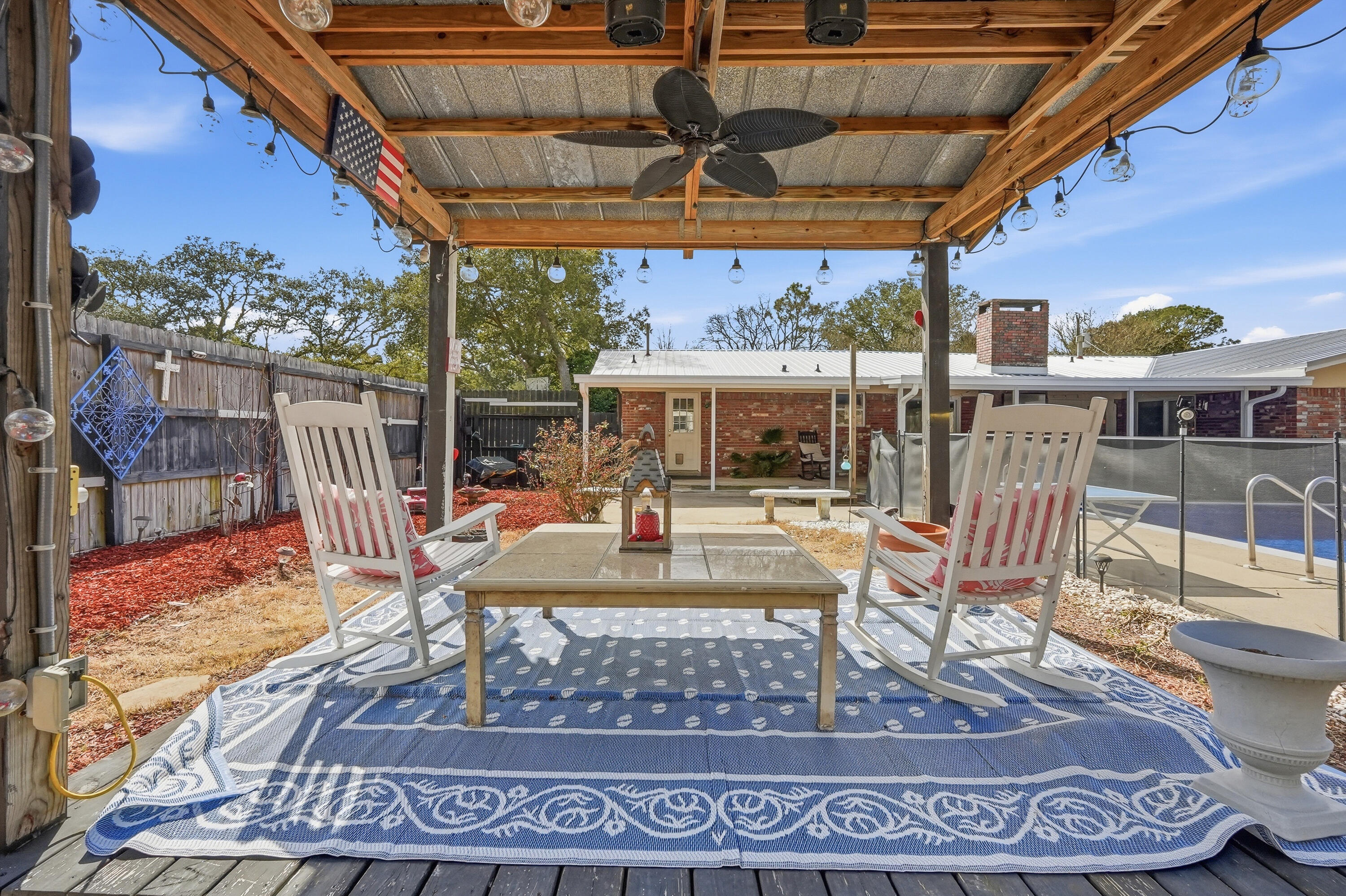 POQUITO BAYOU - Residential