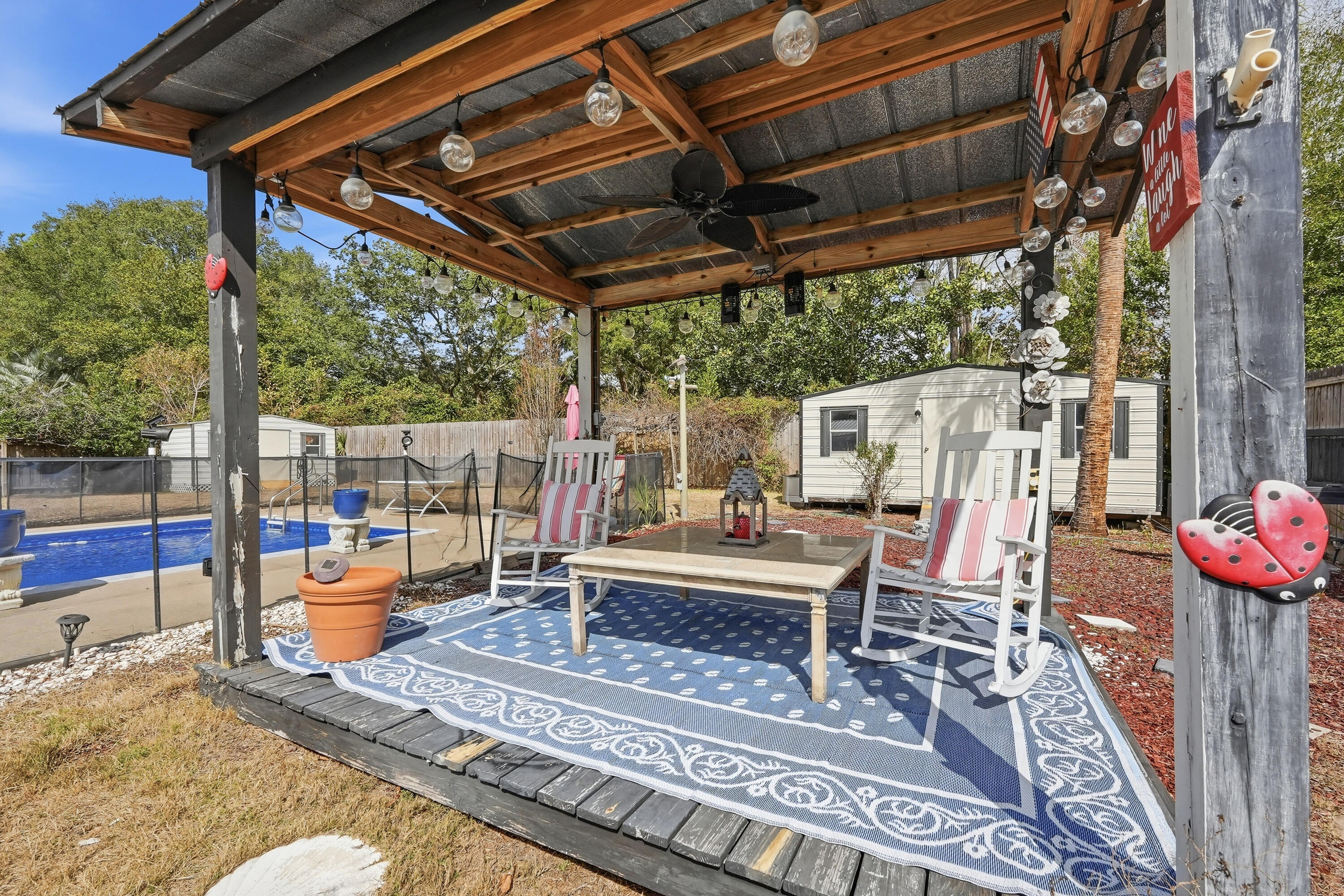 POQUITO BAYOU - Residential