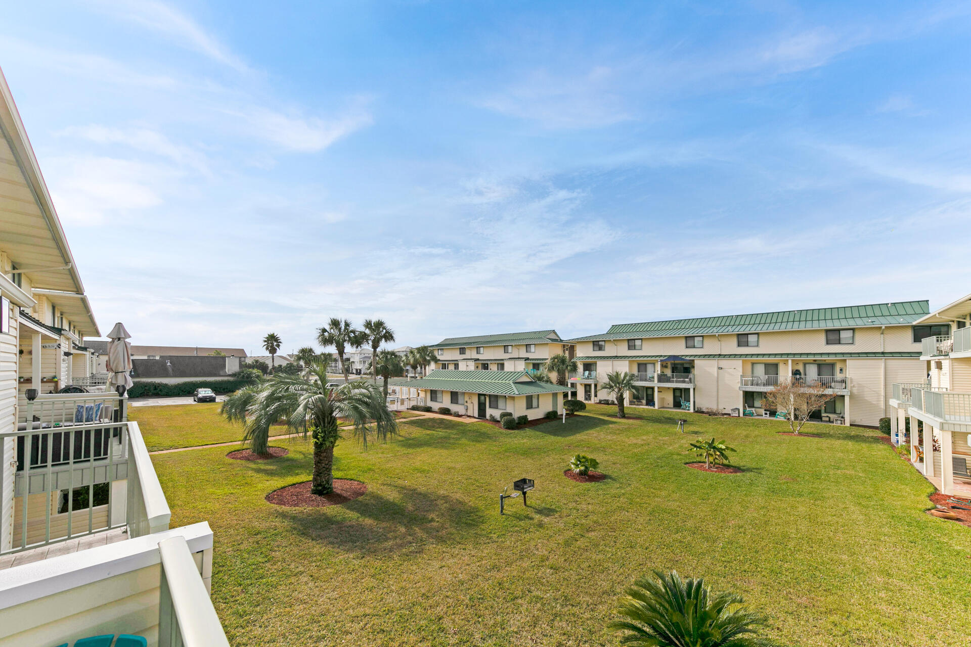 SANDPRINTS CONDO - Residential