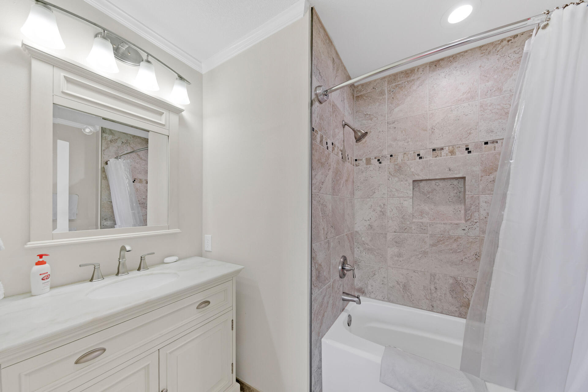 SANDPRINTS CONDO - Residential