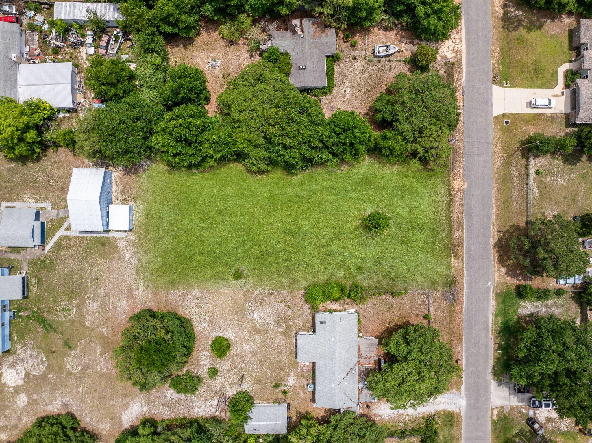 NO RECORDED SUBDIVISION - Land