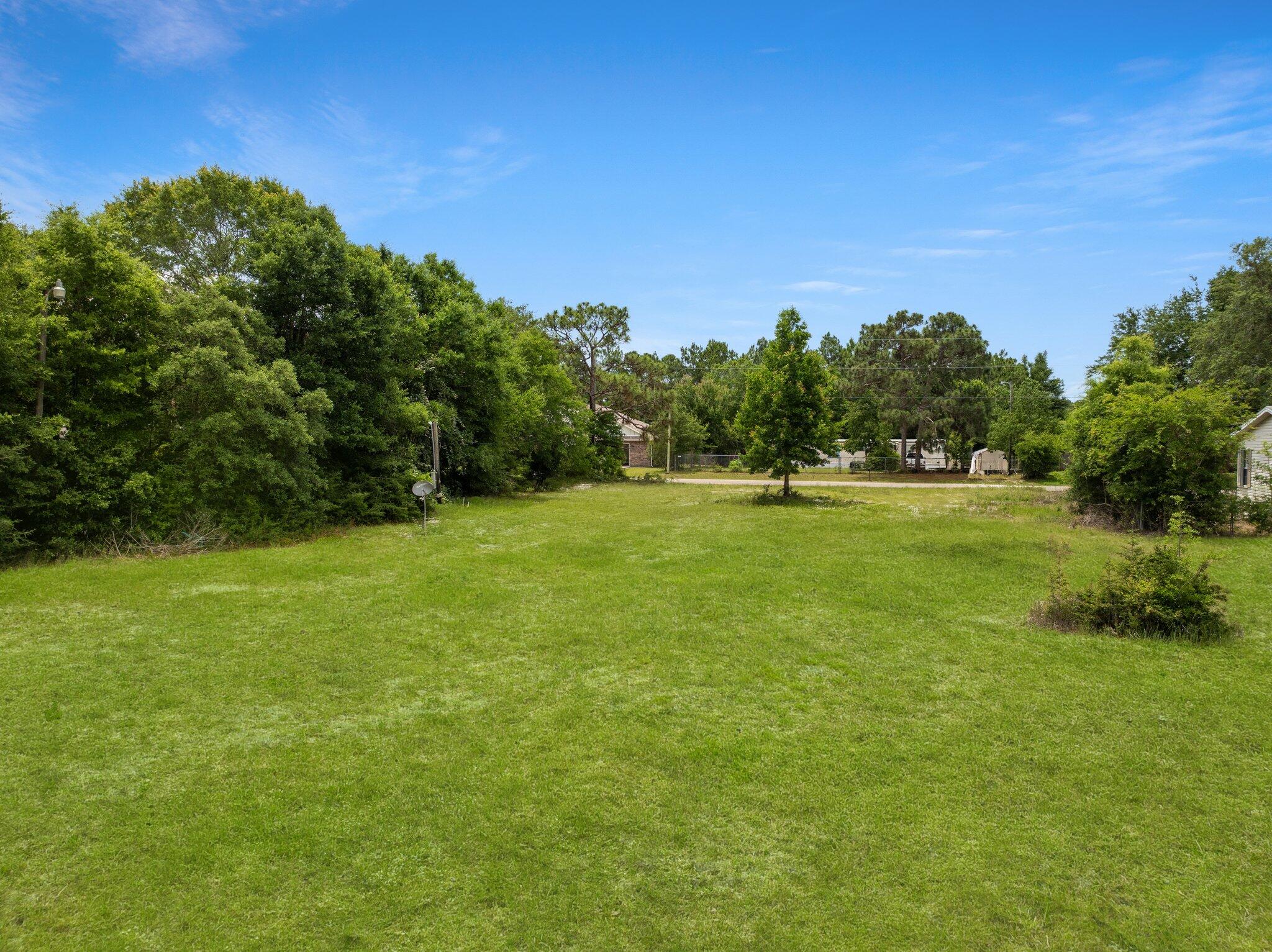 NO RECORDED SUBDIVISION - Land