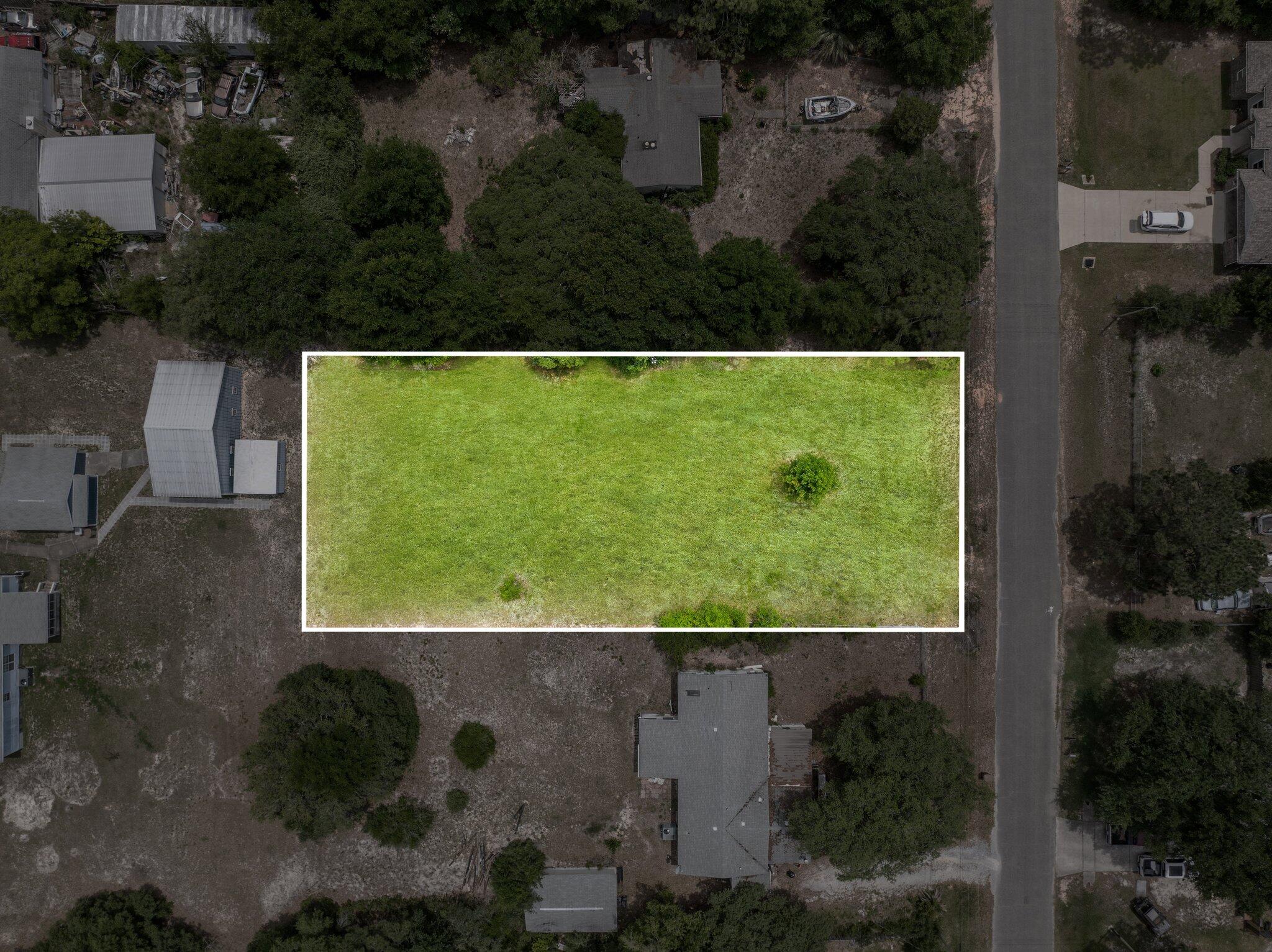 NO RECORDED SUBDIVISION - Land