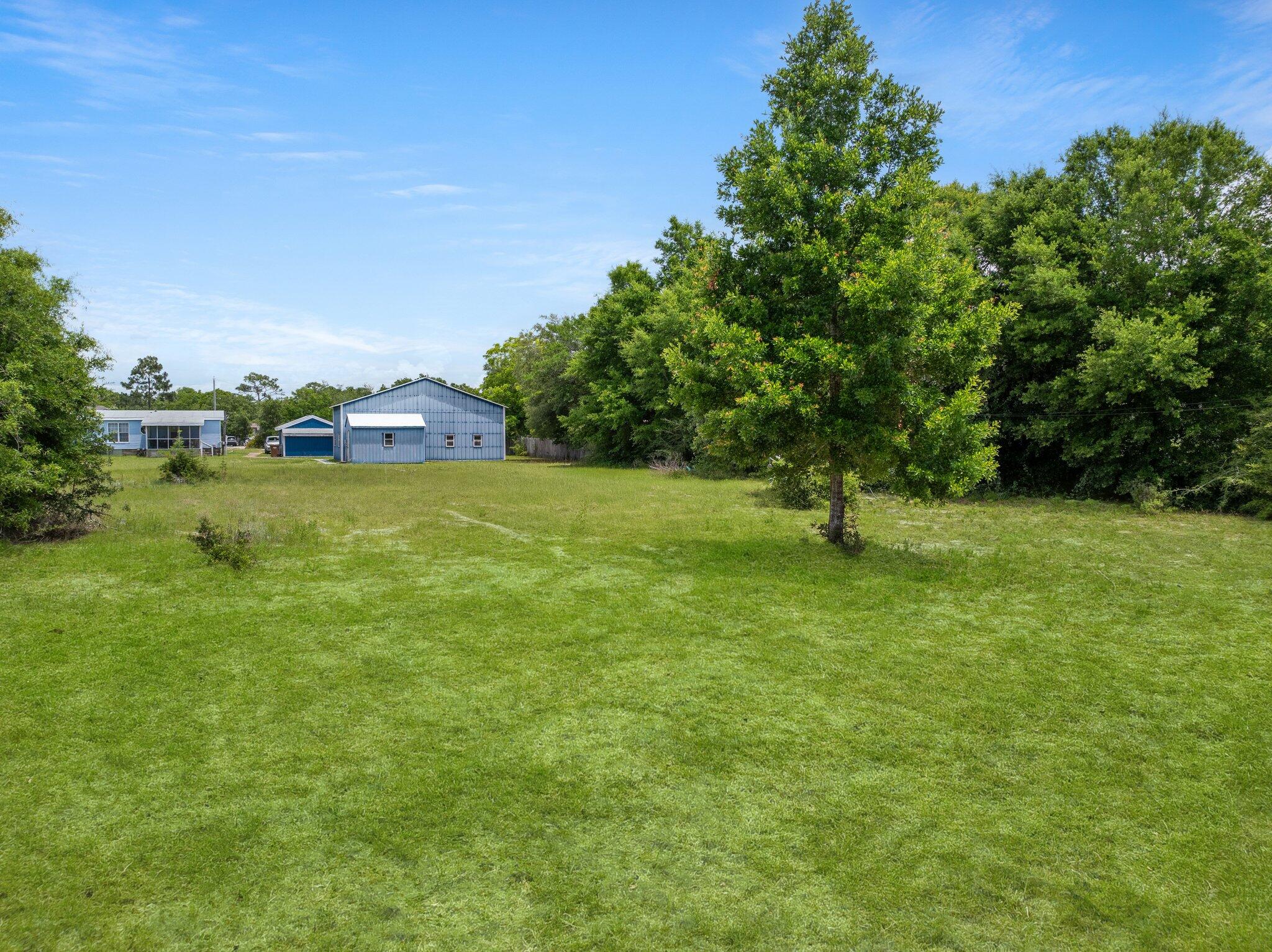 NO RECORDED SUBDIVISION - Land