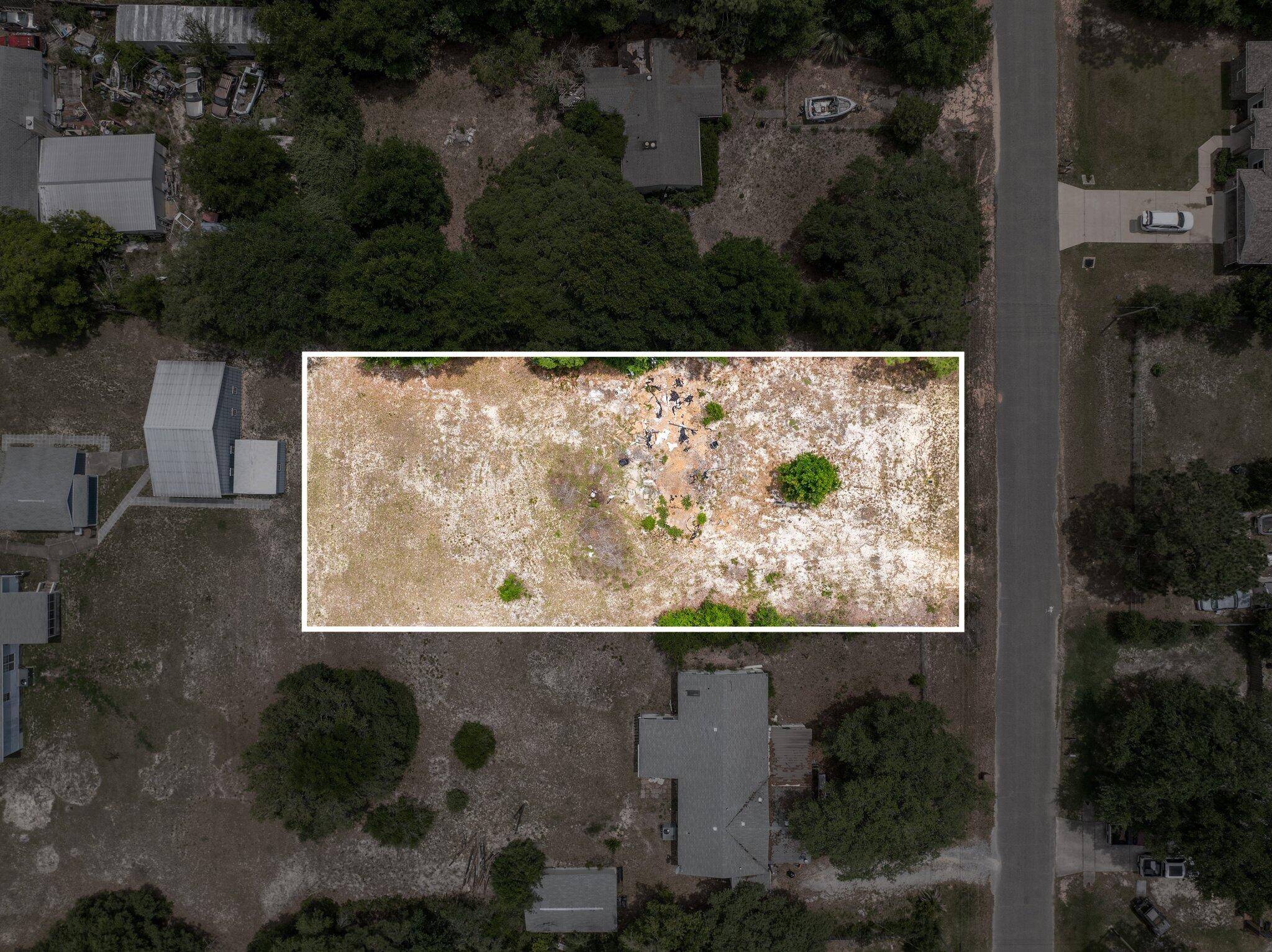 NO RECORDED SUBDIVISION - Land