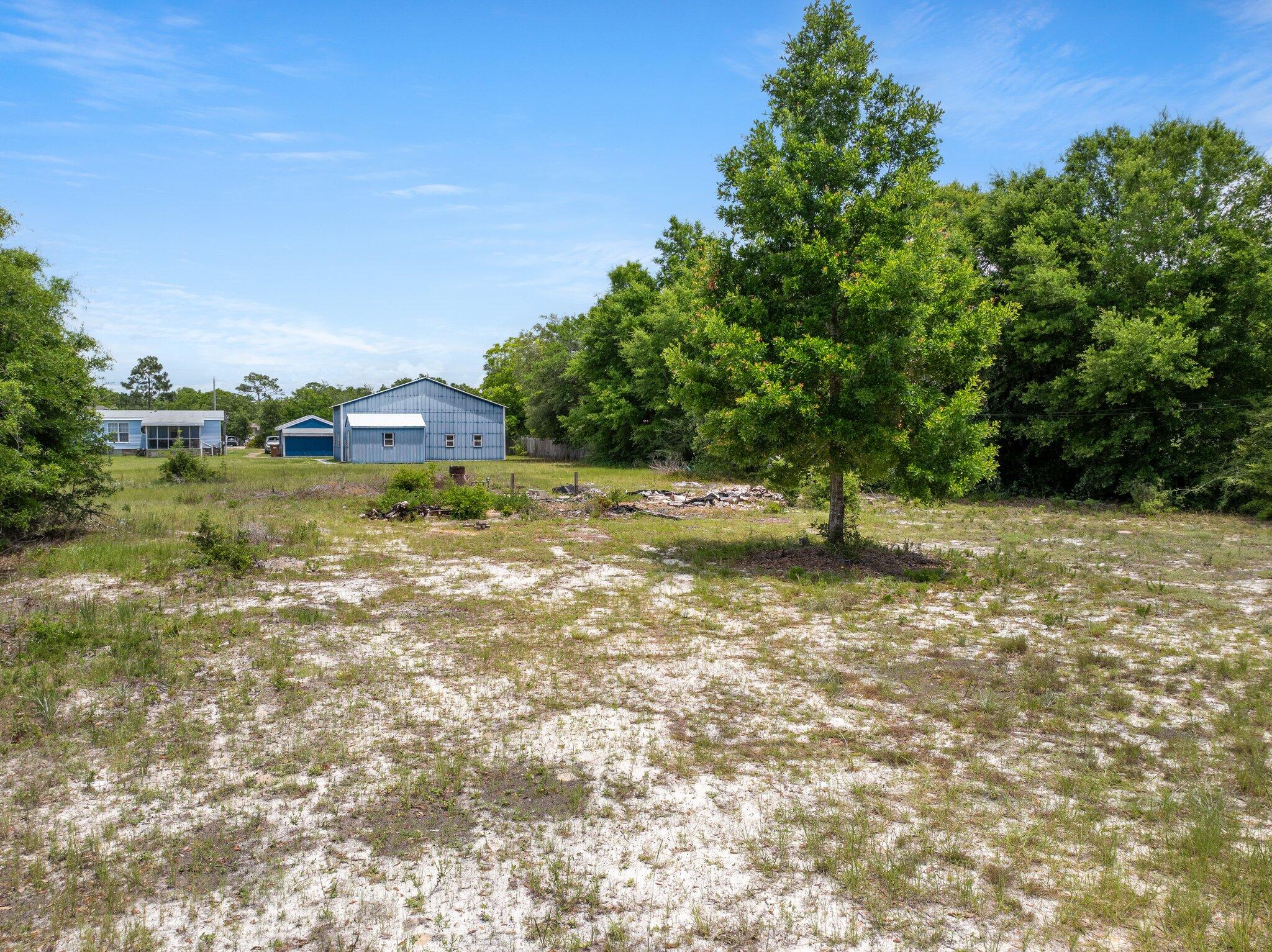 NO RECORDED SUBDIVISION - Land