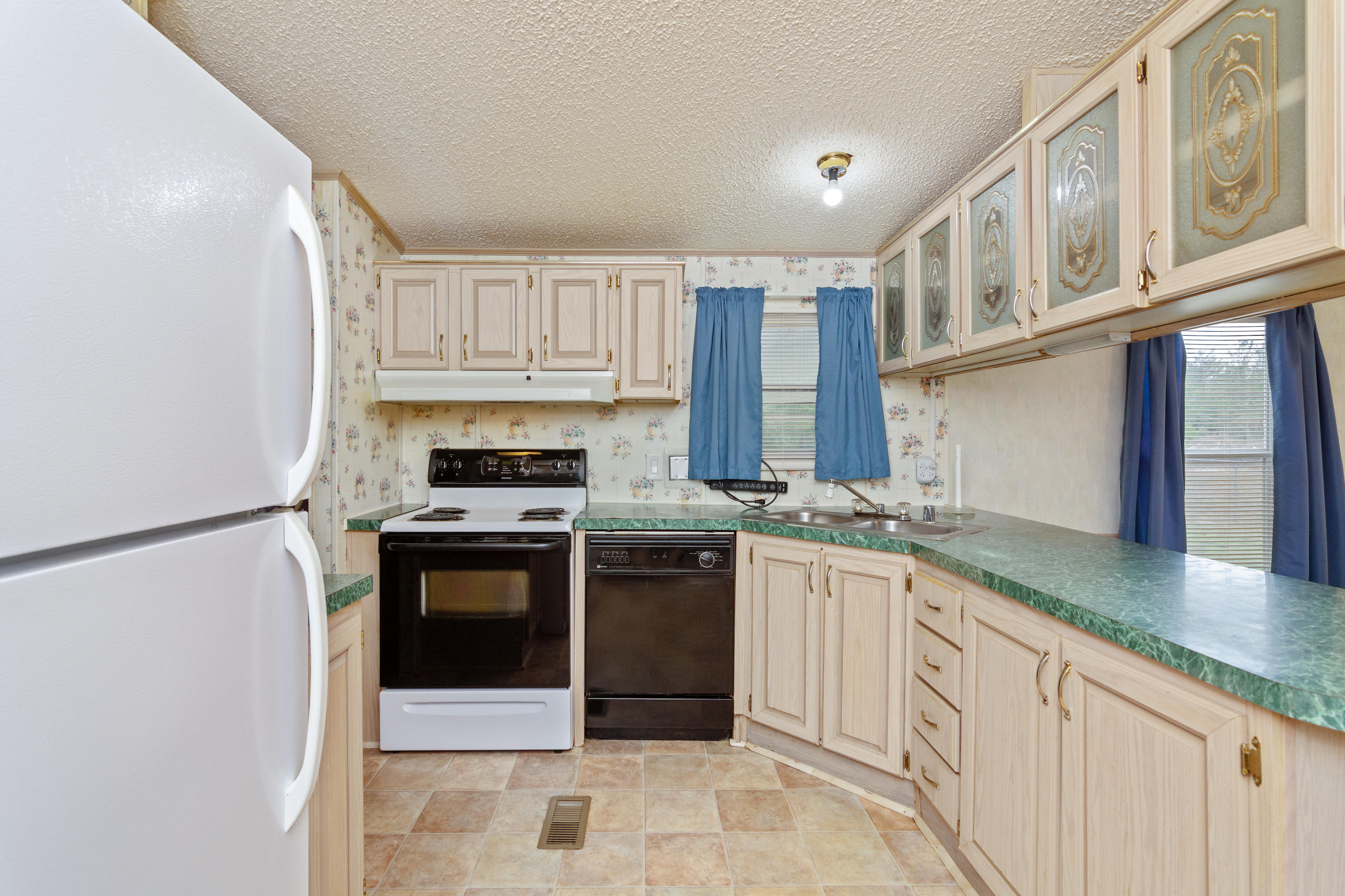 OAKWOOD HILLS UNIT 1 - Residential