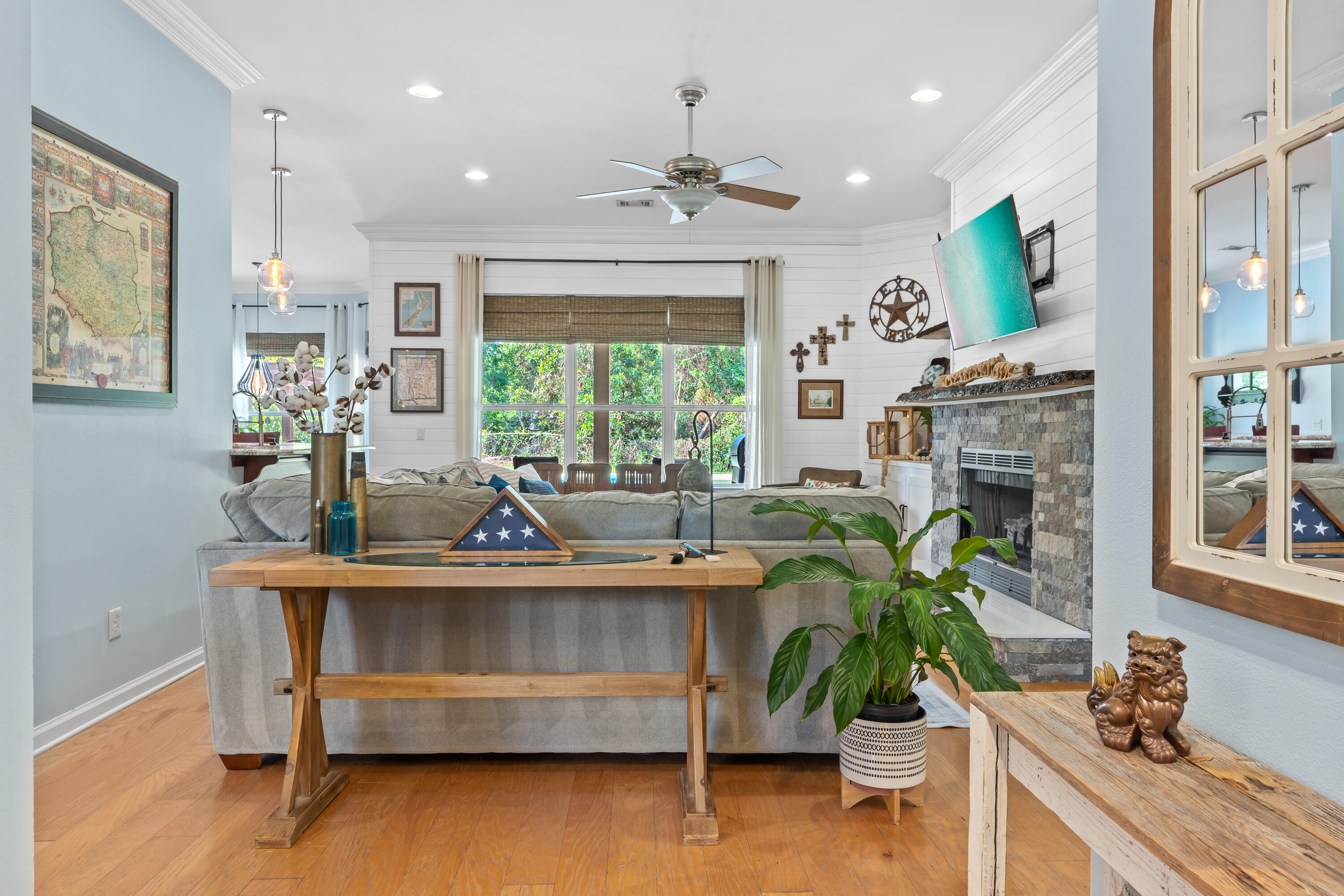 WINDSOR FOREST - Residential