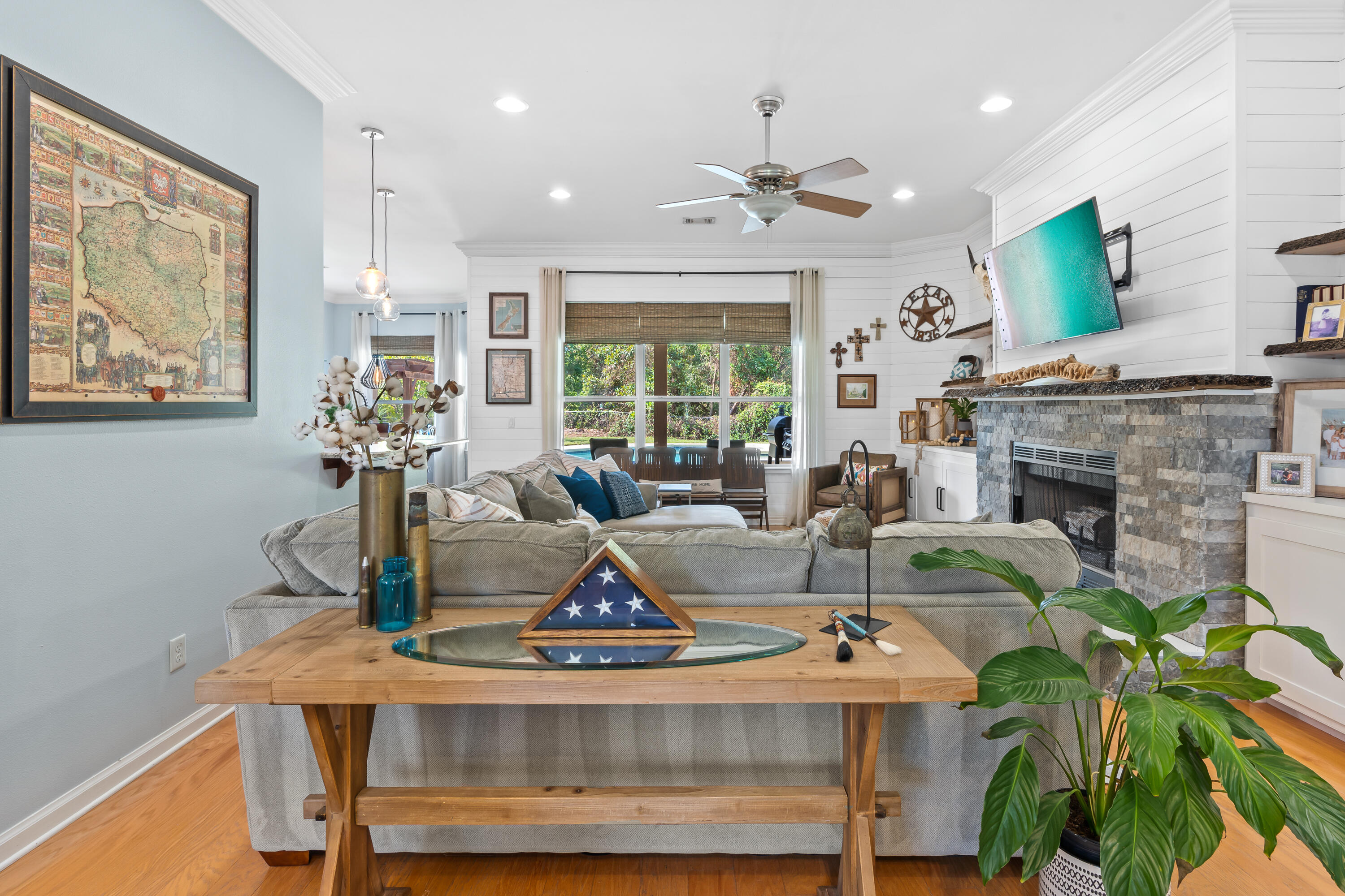 WINDSOR FOREST - Residential