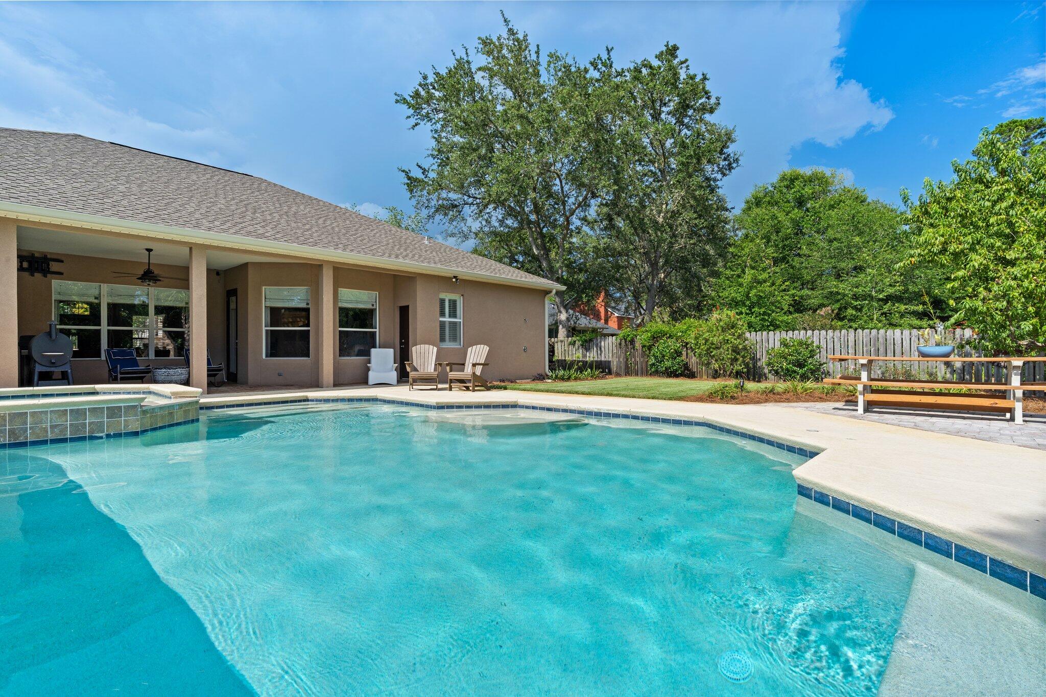 WINDSOR FOREST - Residential