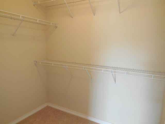 OAKWOOD LAKES ESTATES - Residential