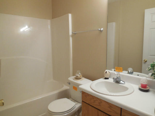 OAKWOOD LAKES ESTATES - Residential